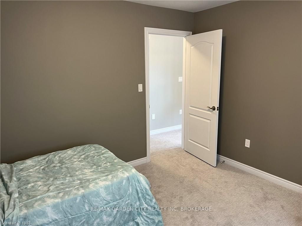 Photo 9 of 24 Lamb Crescent, Thorold, Hurricane/Merrittville — HOMEH