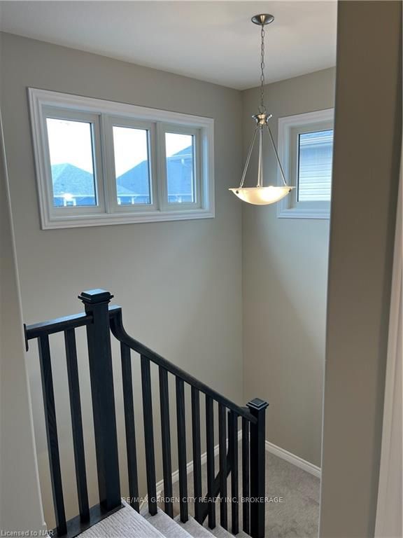Photo 11 of 24 Lamb Crescent, Thorold, Hurricane/Merrittville — HOMEH