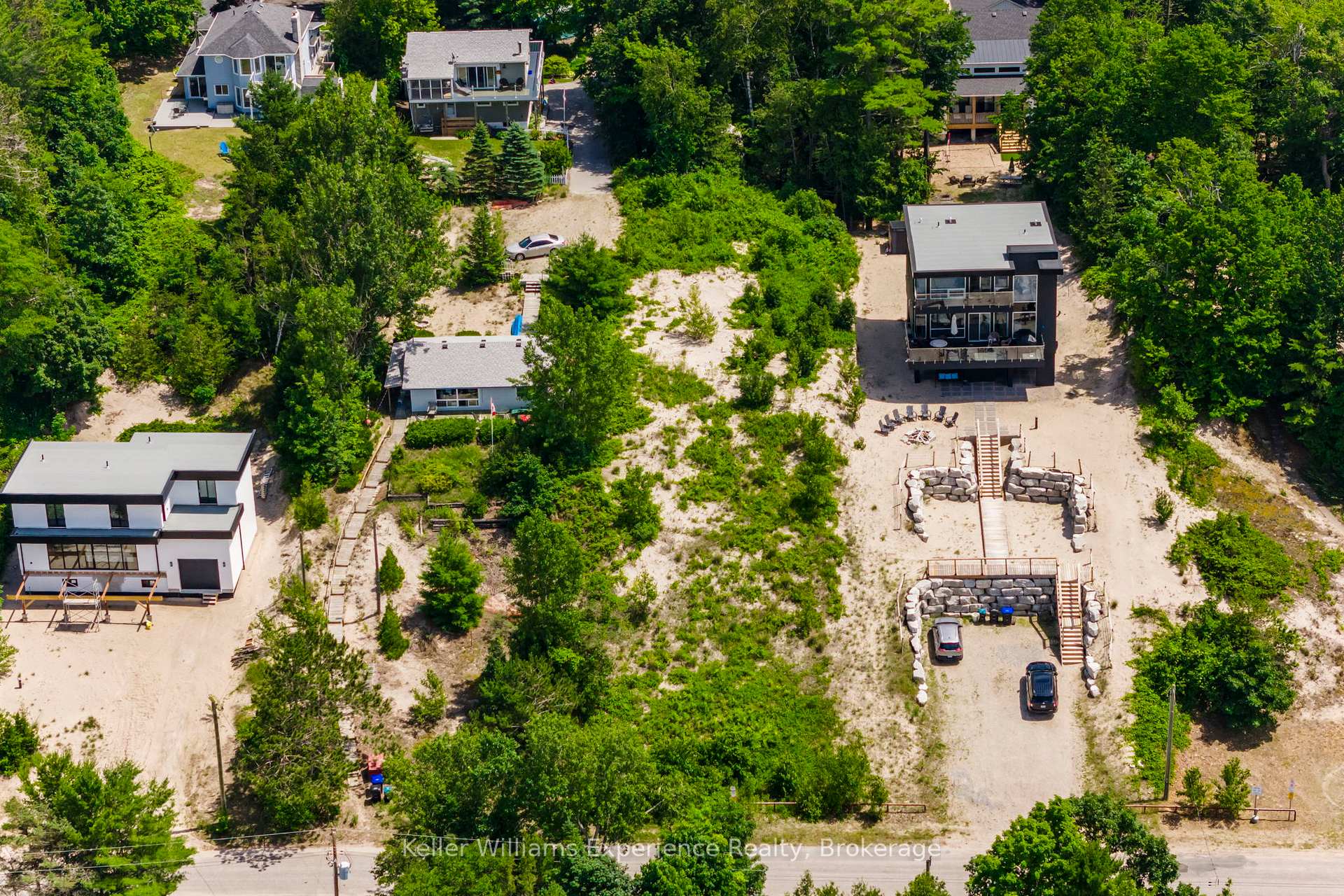 Photo 13 of 29 Trew Avenue, Tiny, Rural Tiny — HOMEH