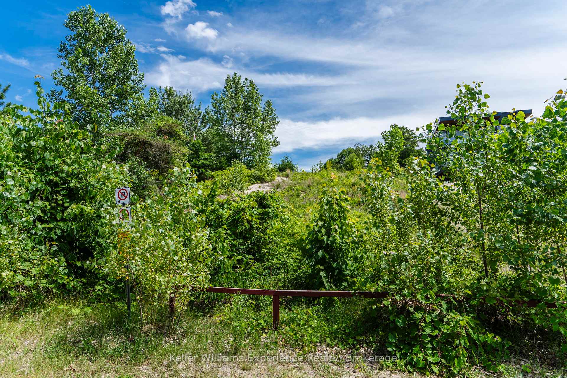 Photo 16 of 29 Trew Avenue, Tiny, Rural Tiny — HOMEH