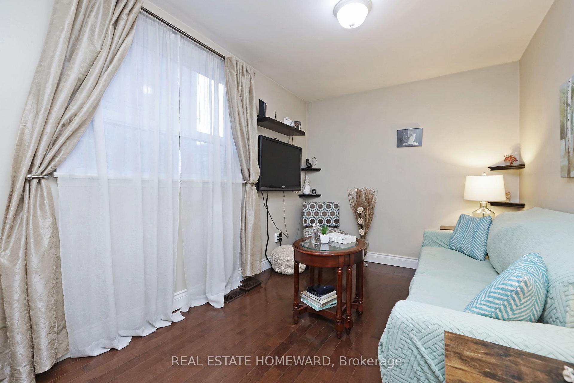 Photo 7 of 363 Highfield Road, Toronto, Greenwood-Coxwell — HOMEH