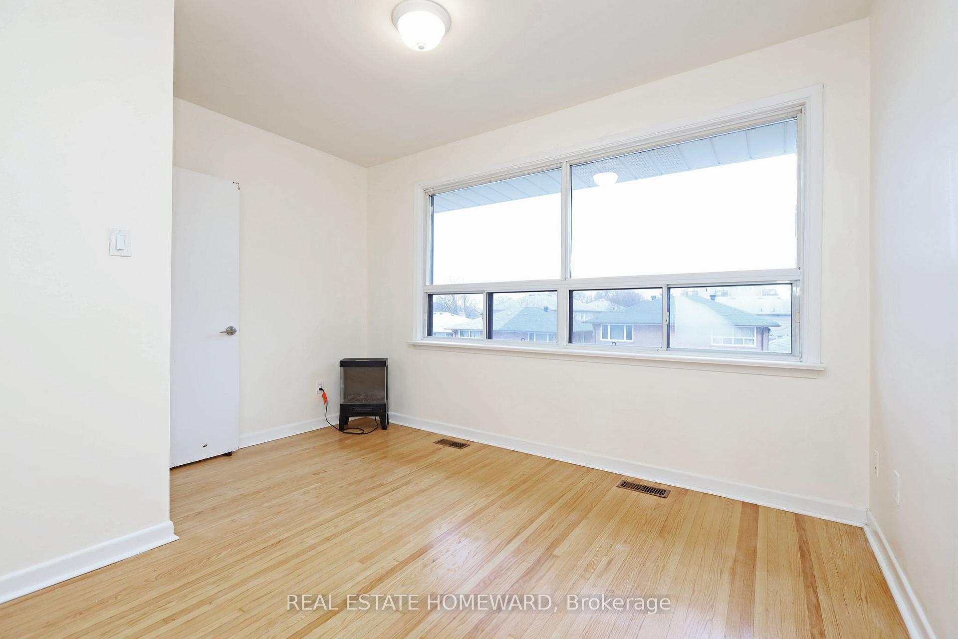 Photo 16 of 363 Highfield Road, Toronto, Greenwood-Coxwell — HOMEH