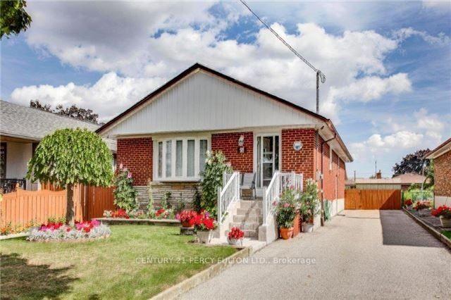Front of 21 Ivanhoe Court