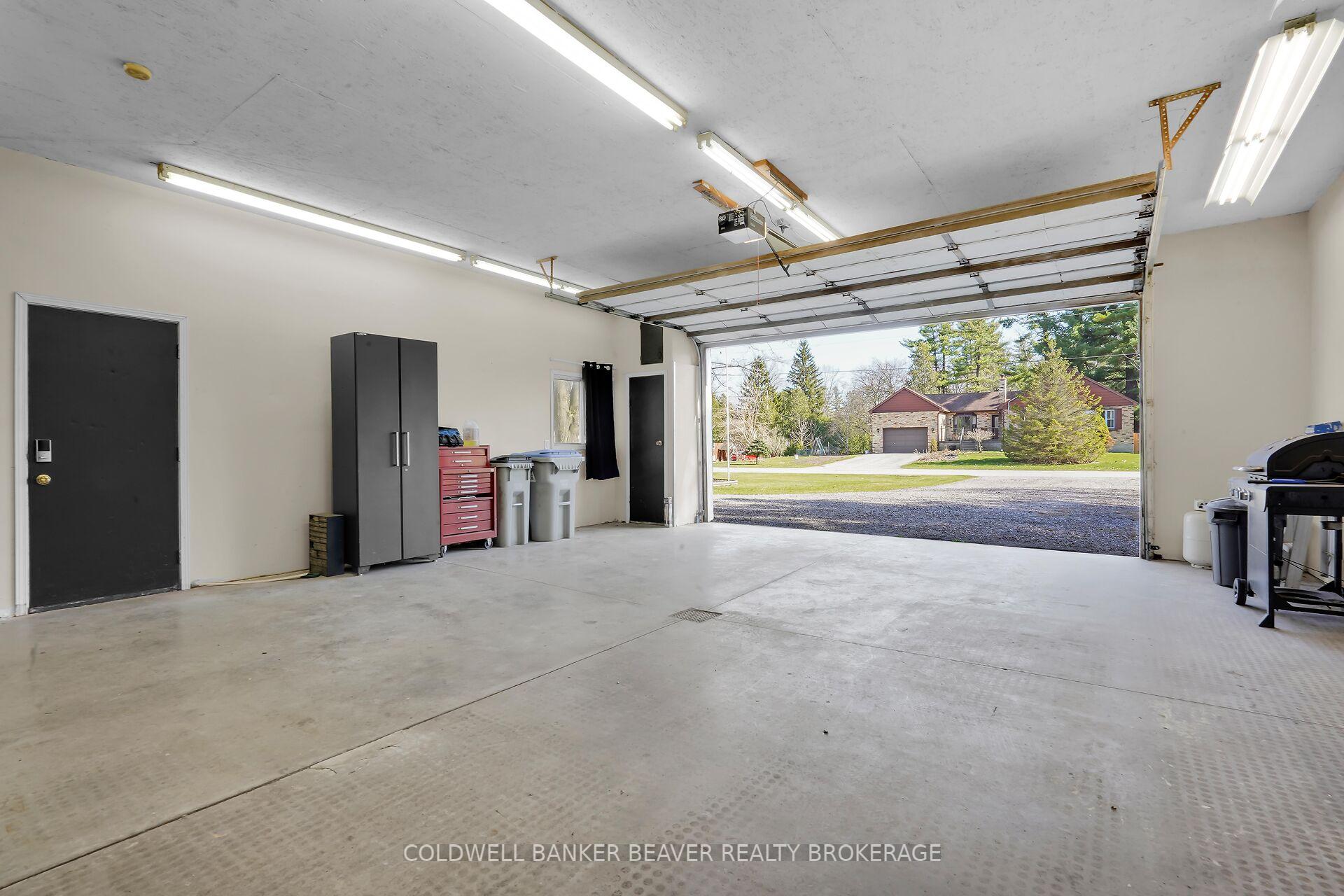 Photo 8 of 2155 Mockingbird Street, Strathroy-Caradoc, Campbellvale — HOMEH