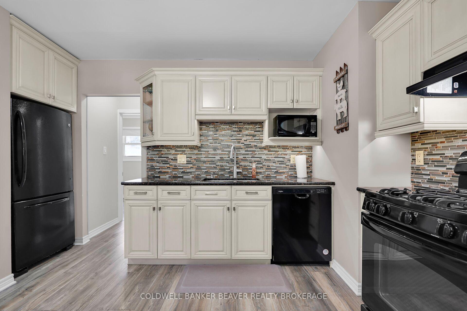 Photo 17 of 2155 Mockingbird Street, Strathroy-Caradoc, Campbellvale — HOMEH