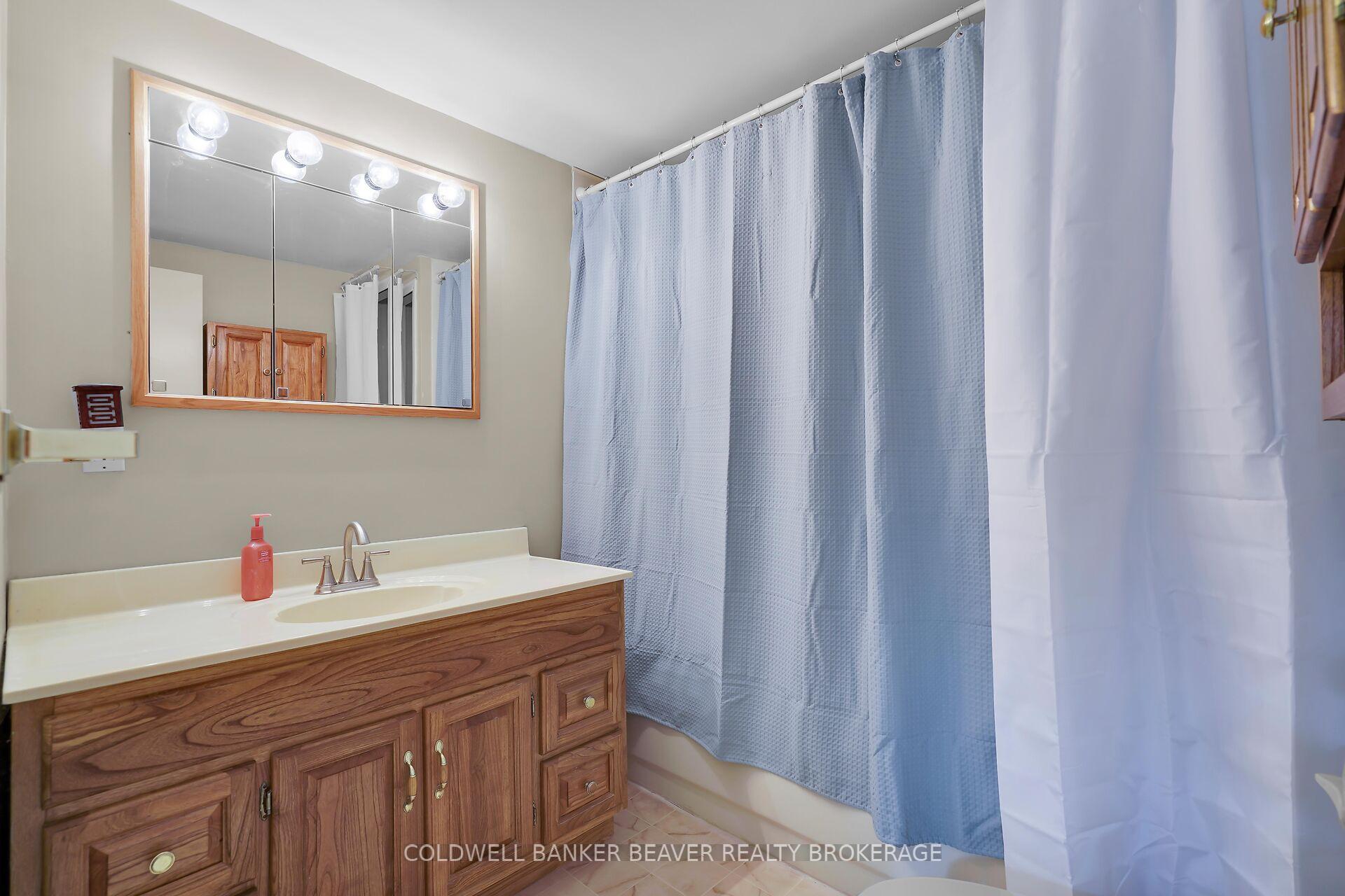 Photo 39 of 2155 Mockingbird Street, Strathroy-Caradoc, Campbellvale — HOMEH