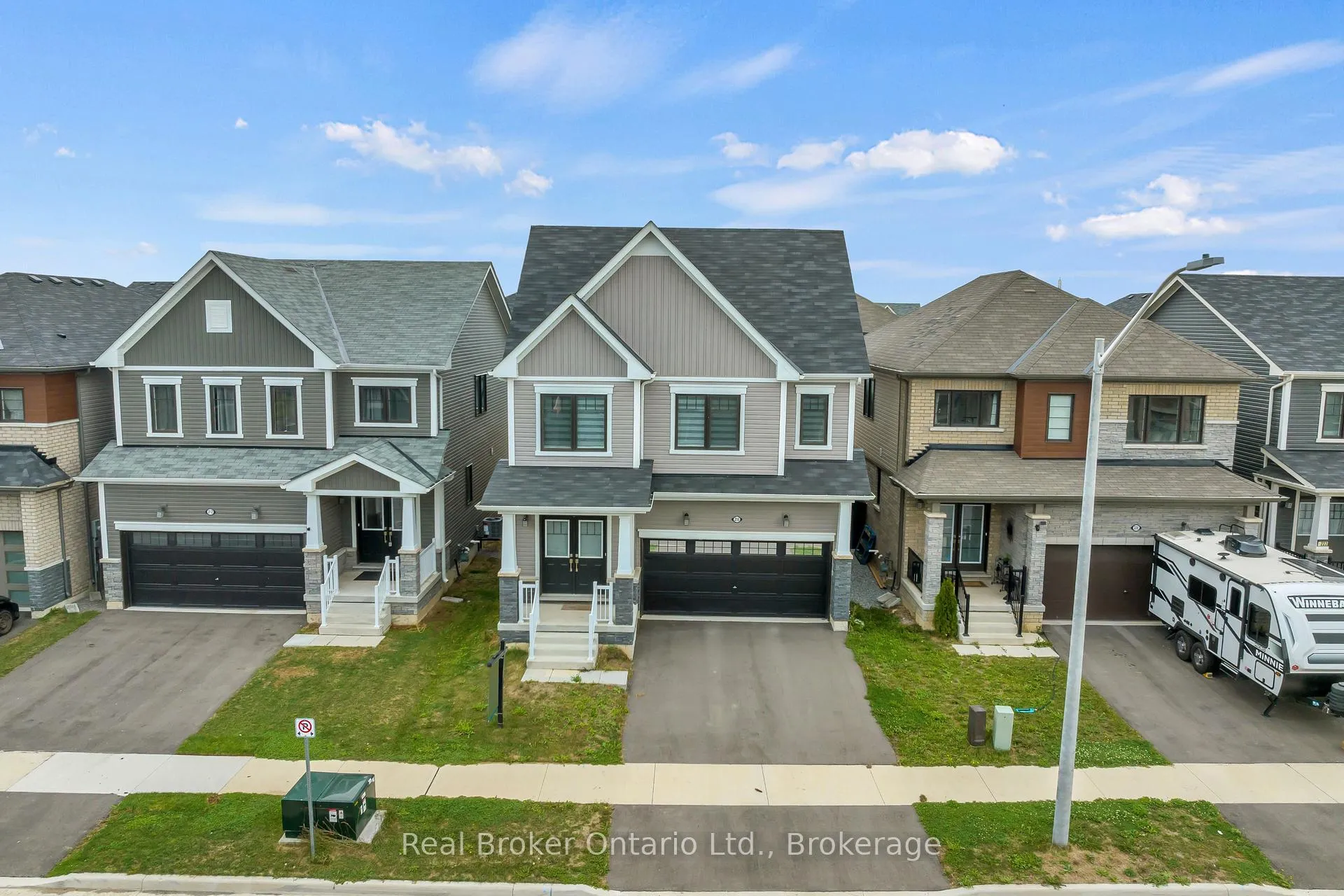 Photo 2 of 216 Vanilla Trail, Thorold, Rolling Meadows — HOMEH