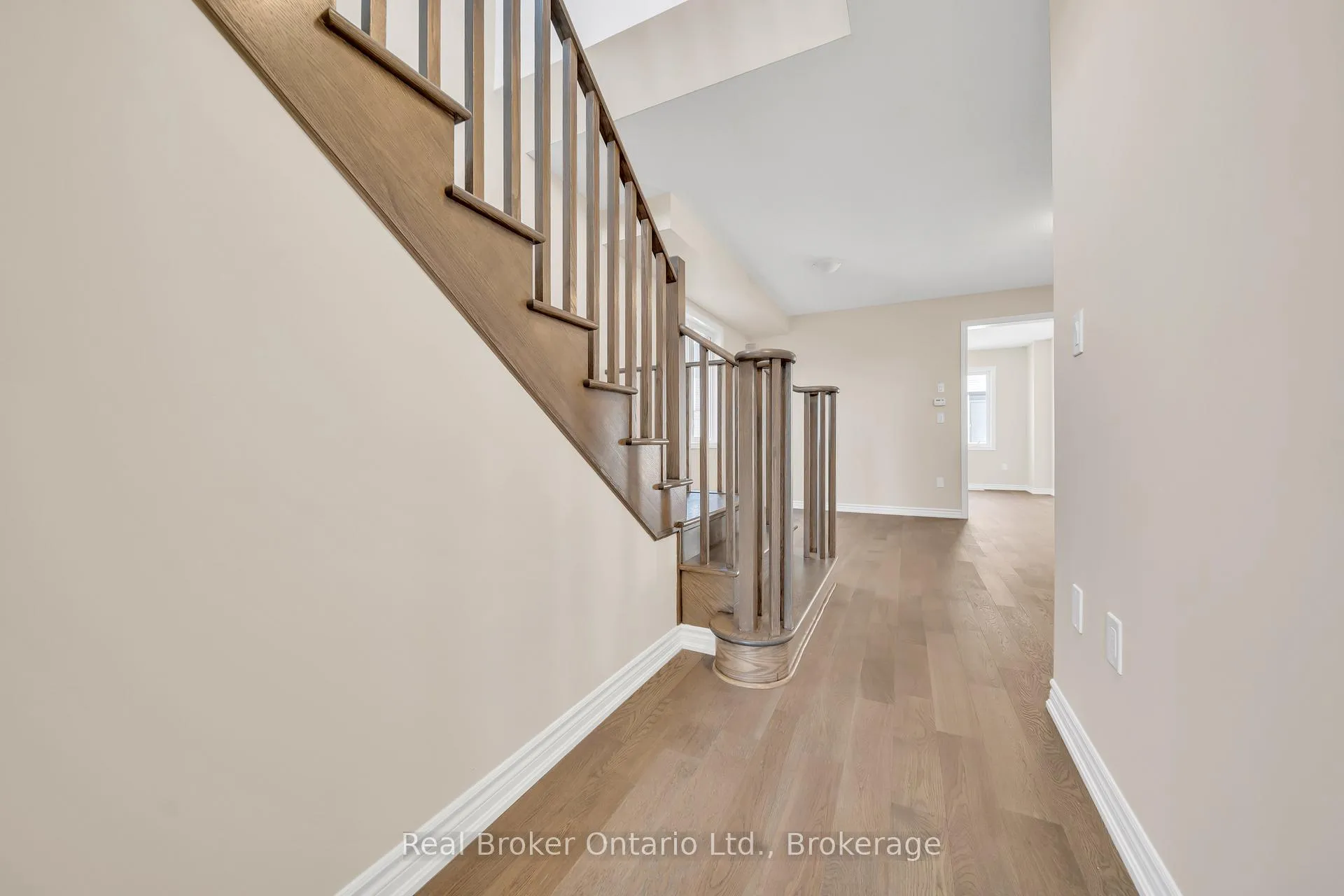 Photo 6 of 216 Vanilla Trail, Thorold, Rolling Meadows — HOMEH