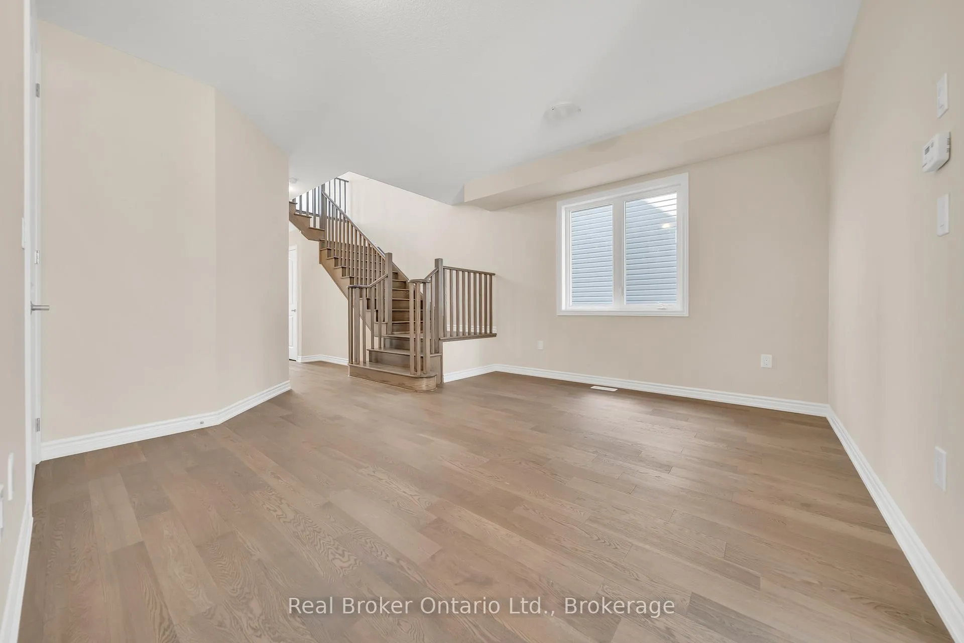 Photo 8 of 216 Vanilla Trail, Thorold, Rolling Meadows — HOMEH
