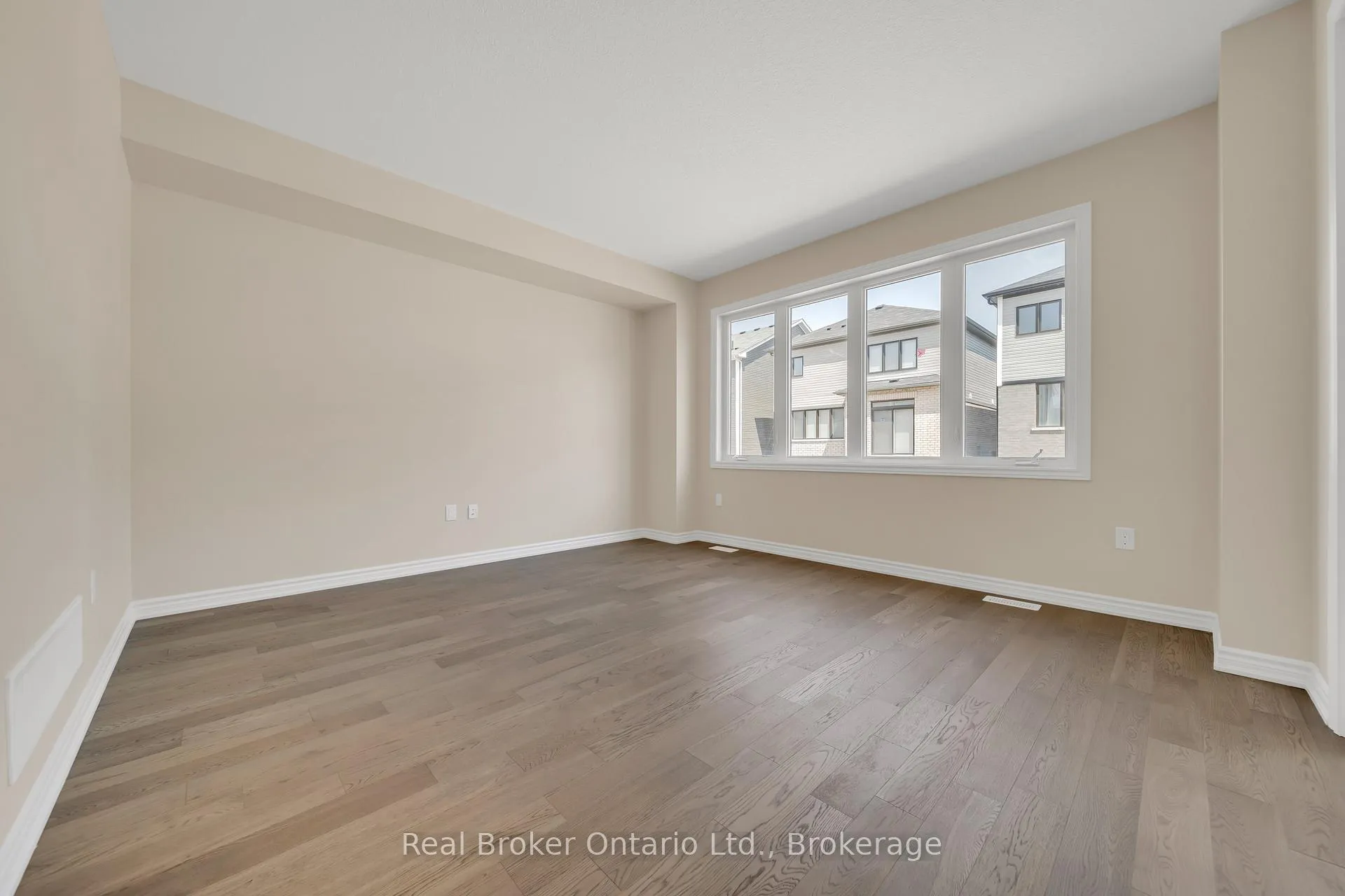 Photo 9 of 216 Vanilla Trail, Thorold, Rolling Meadows — HOMEH