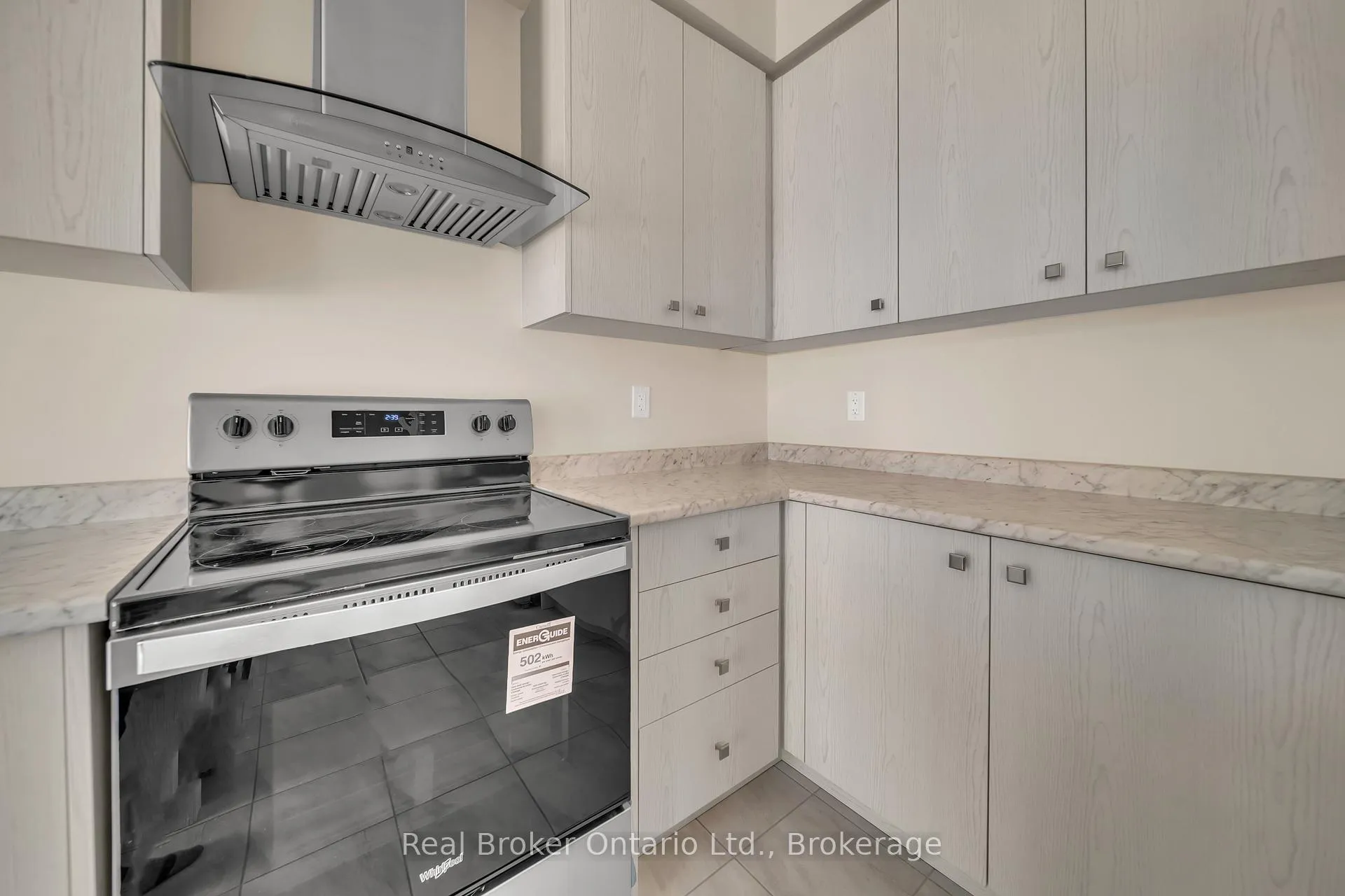 Photo 14 of 216 Vanilla Trail, Thorold, Rolling Meadows — HOMEH