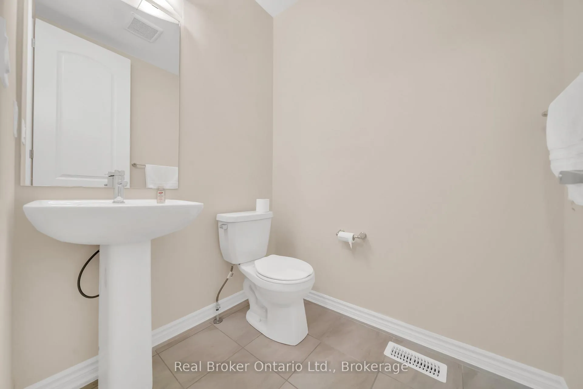 Photo 19 of 216 Vanilla Trail, Thorold, Rolling Meadows — HOMEH