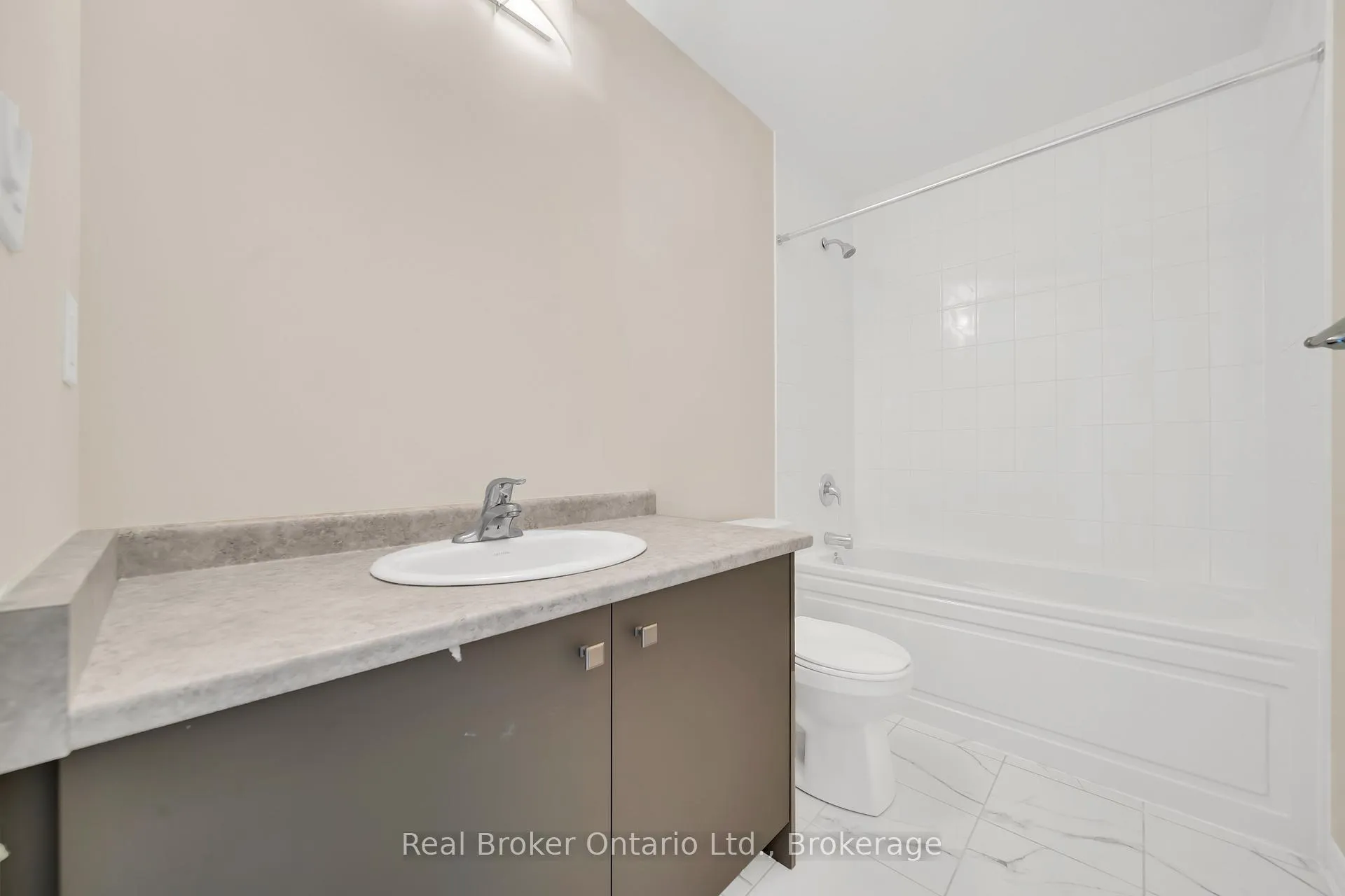 Photo 32 of 216 Vanilla Trail, Thorold, Rolling Meadows — HOMEH
