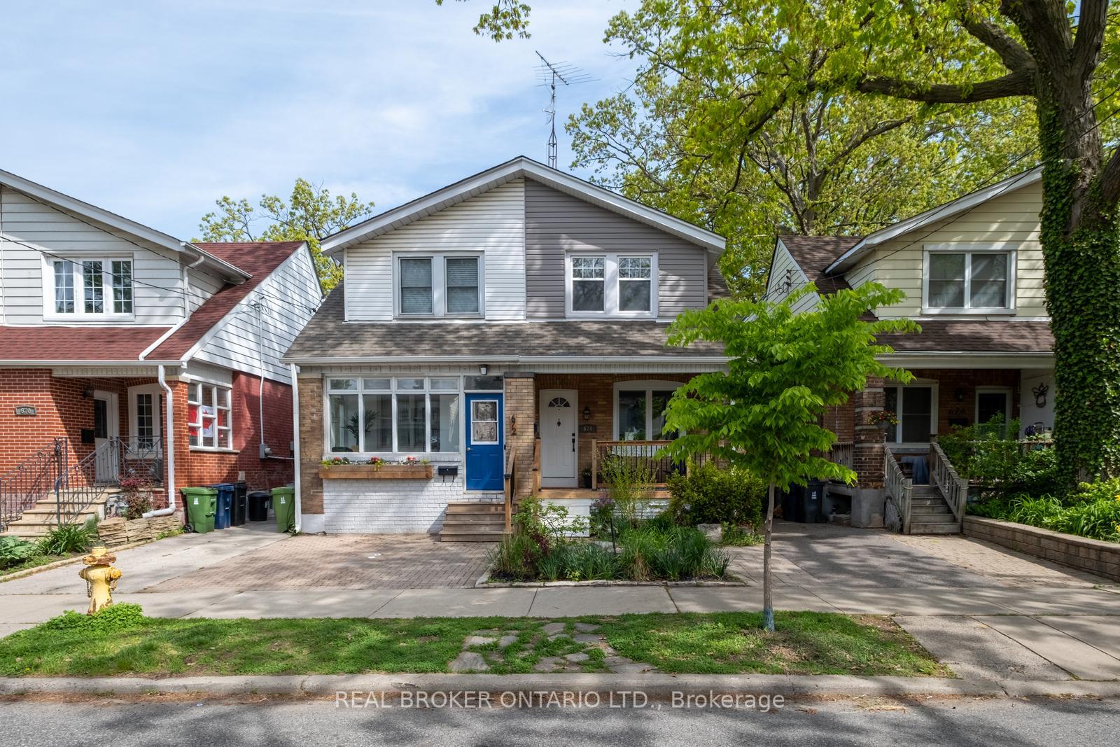 Front of 674 Milverton Boulevard