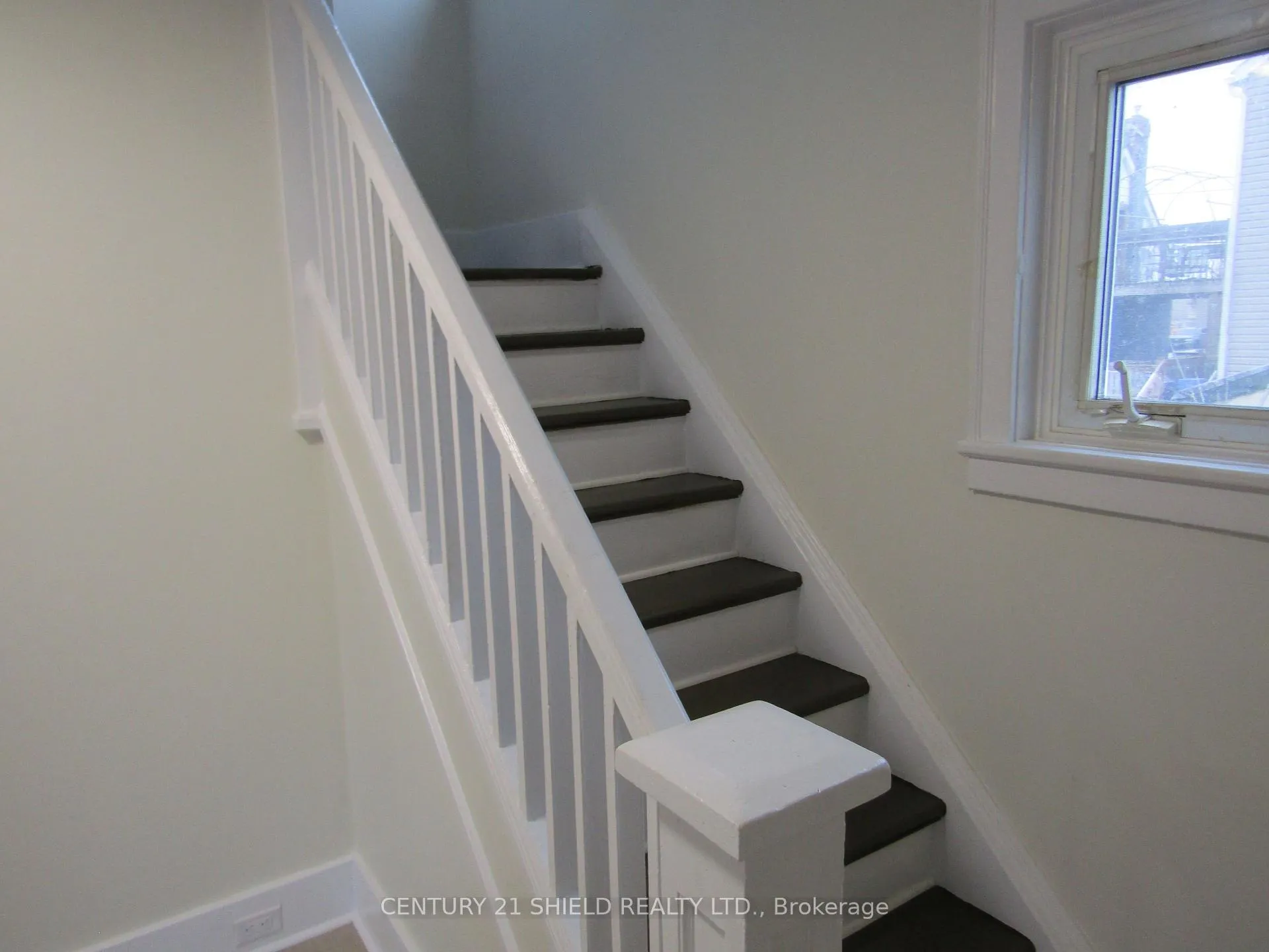 Photo 6 of 333 Munro Avenue, Cornwall — HOMEH