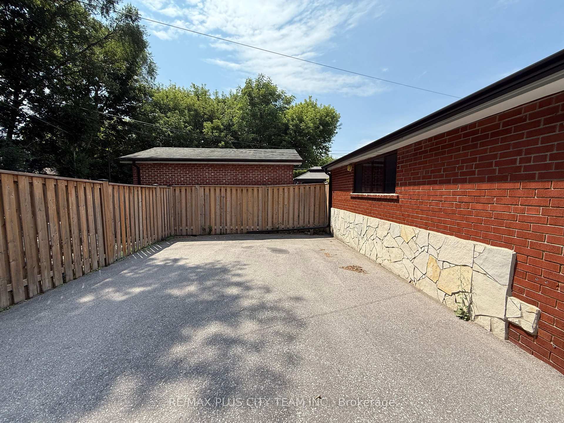 Photo 32 of Unit Upper, 475 Dawes Road, Toronto, O'Connor-Parkview — HOMEH