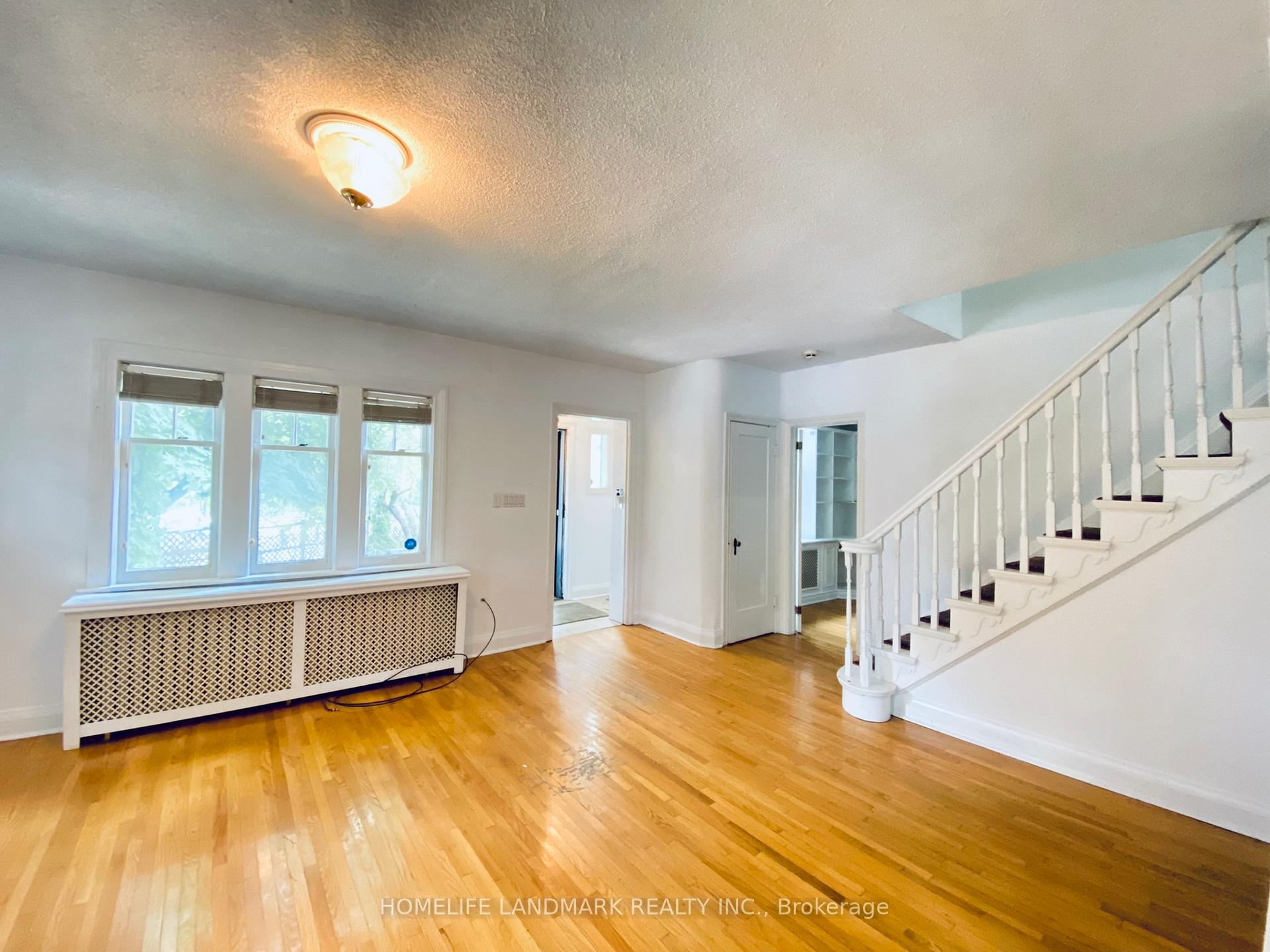 Photo 3 of Unit Upper, 256 Oriole Parkway, Toronto, Yonge-Eglinton — HOMEH