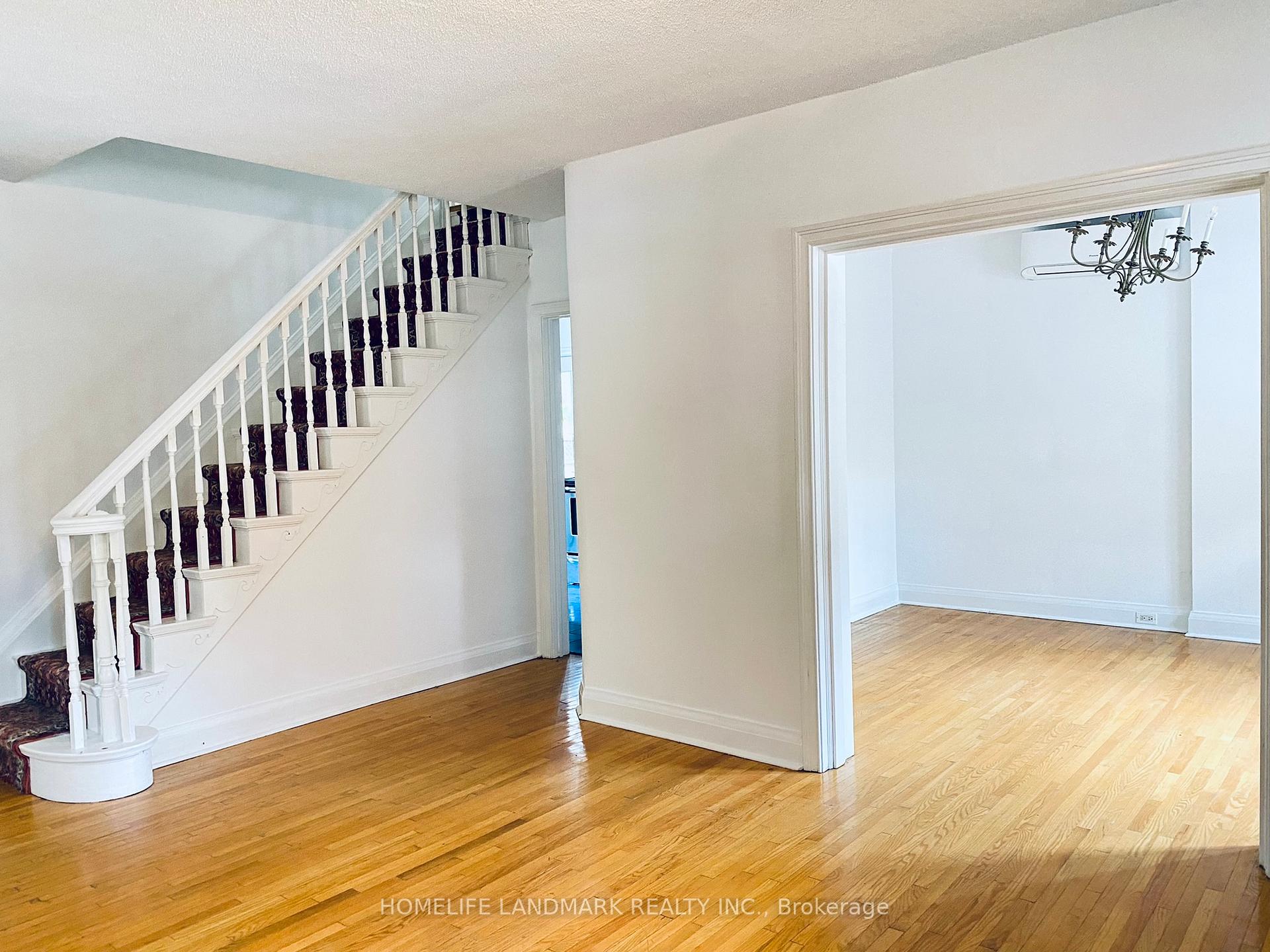 Photo 6 of Unit Upper, 256 Oriole Parkway, Toronto, Yonge-Eglinton — HOMEH
