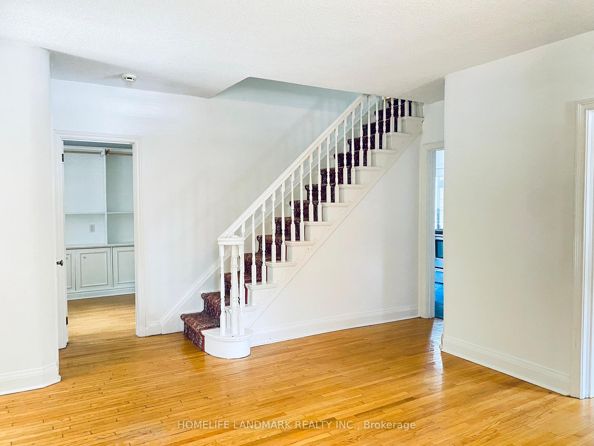 Photo 7 of Unit Upper, 256 Oriole Parkway, Toronto, Yonge-Eglinton — HOMEH