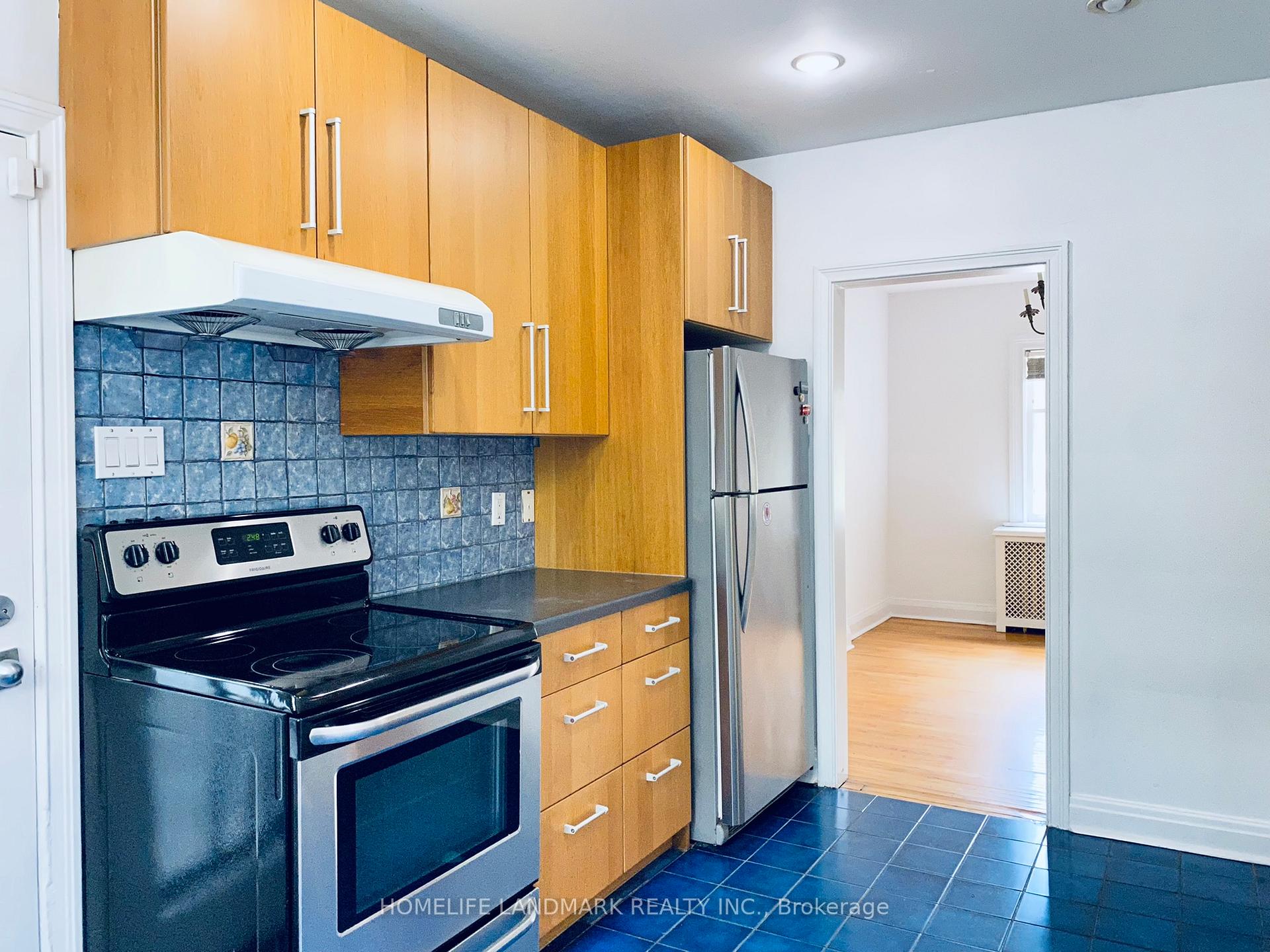 Photo 13 of Unit Upper, 256 Oriole Parkway, Toronto, Yonge-Eglinton — HOMEH