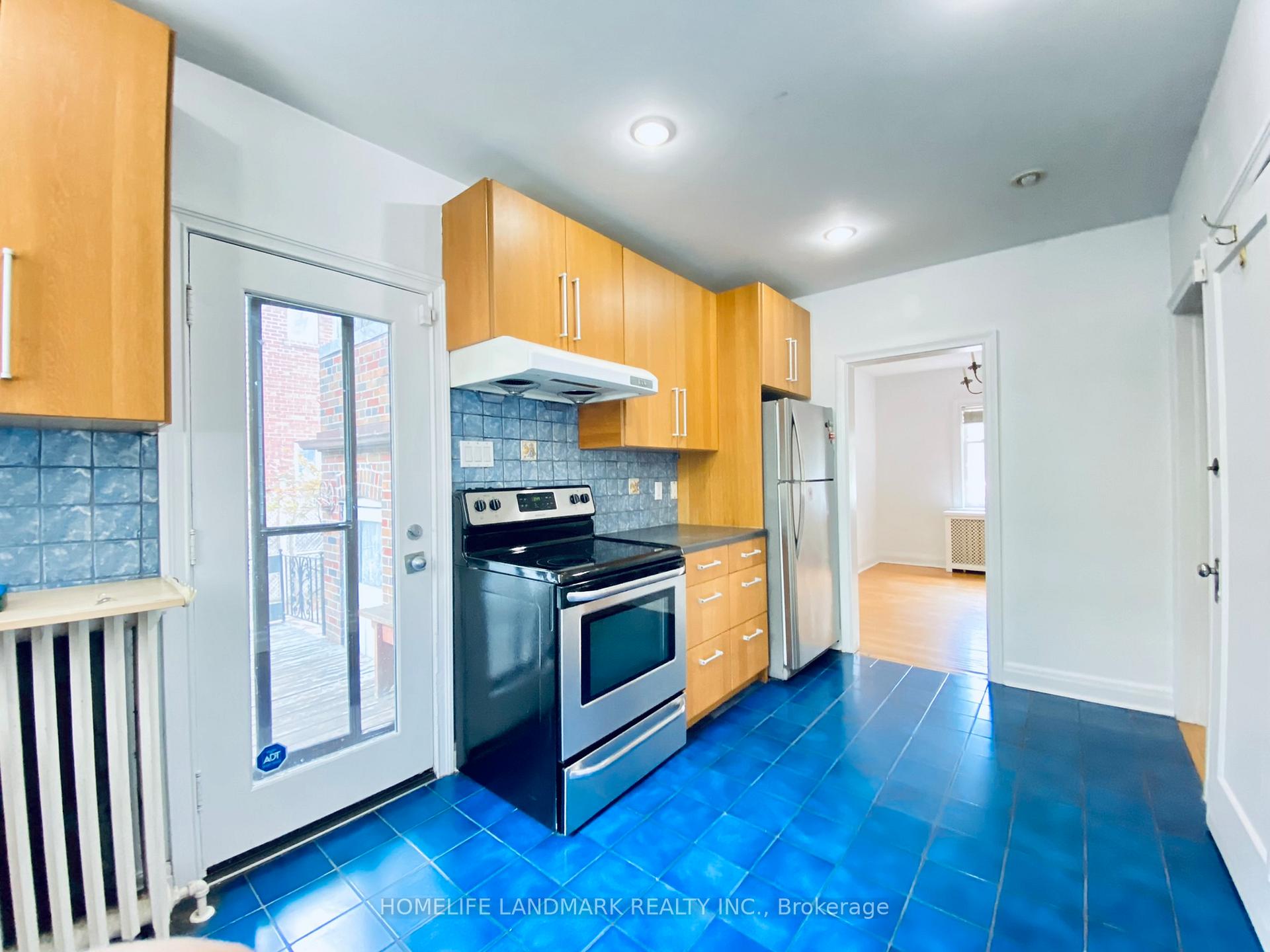 Photo 14 of Unit Upper, 256 Oriole Parkway, Toronto, Yonge-Eglinton — HOMEH