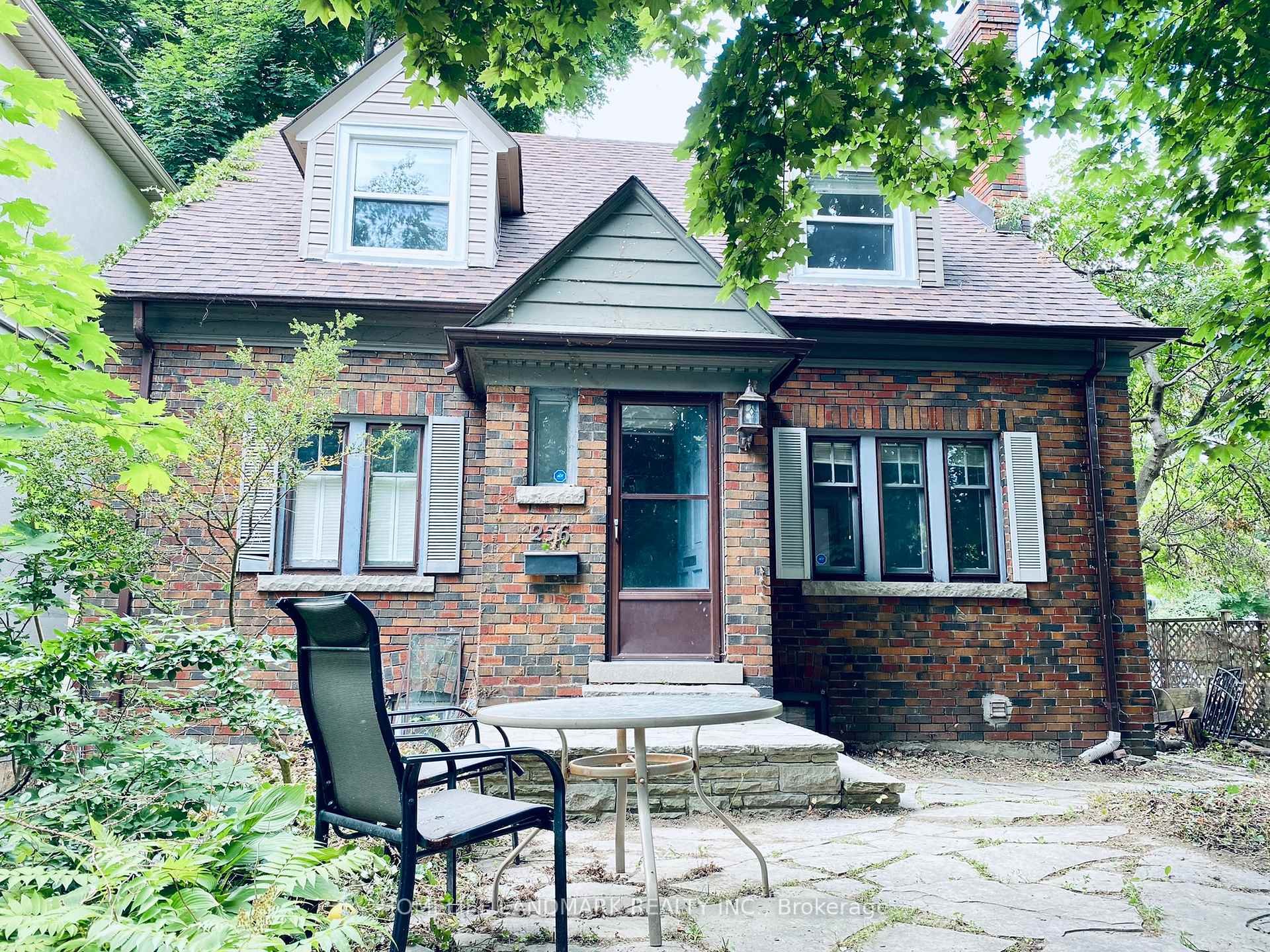 Photo 23 of Unit Upper, 256 Oriole Parkway, Toronto, Yonge-Eglinton — HOMEH