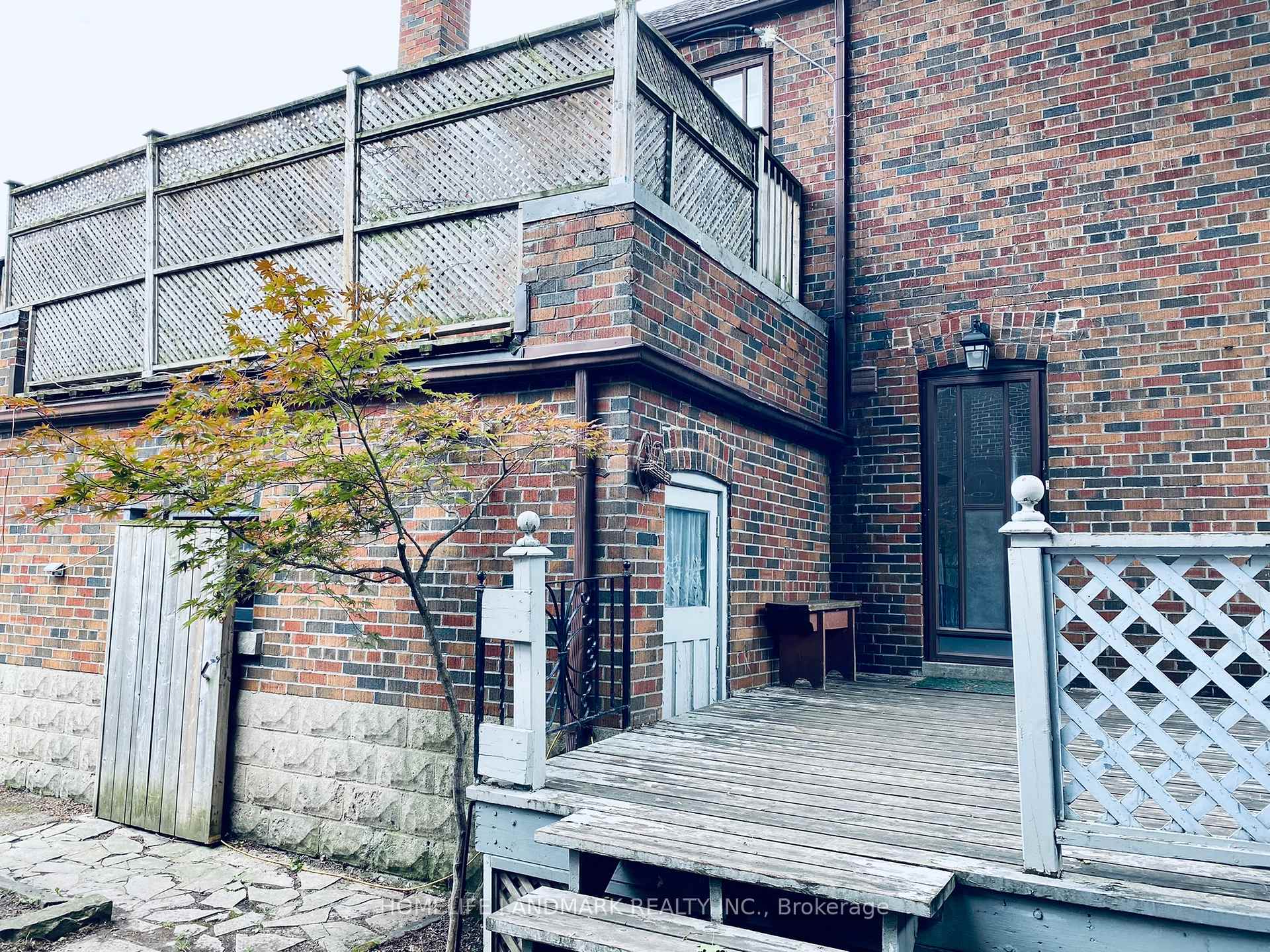 Photo 24 of Unit Upper, 256 Oriole Parkway, Toronto, Yonge-Eglinton — HOMEH