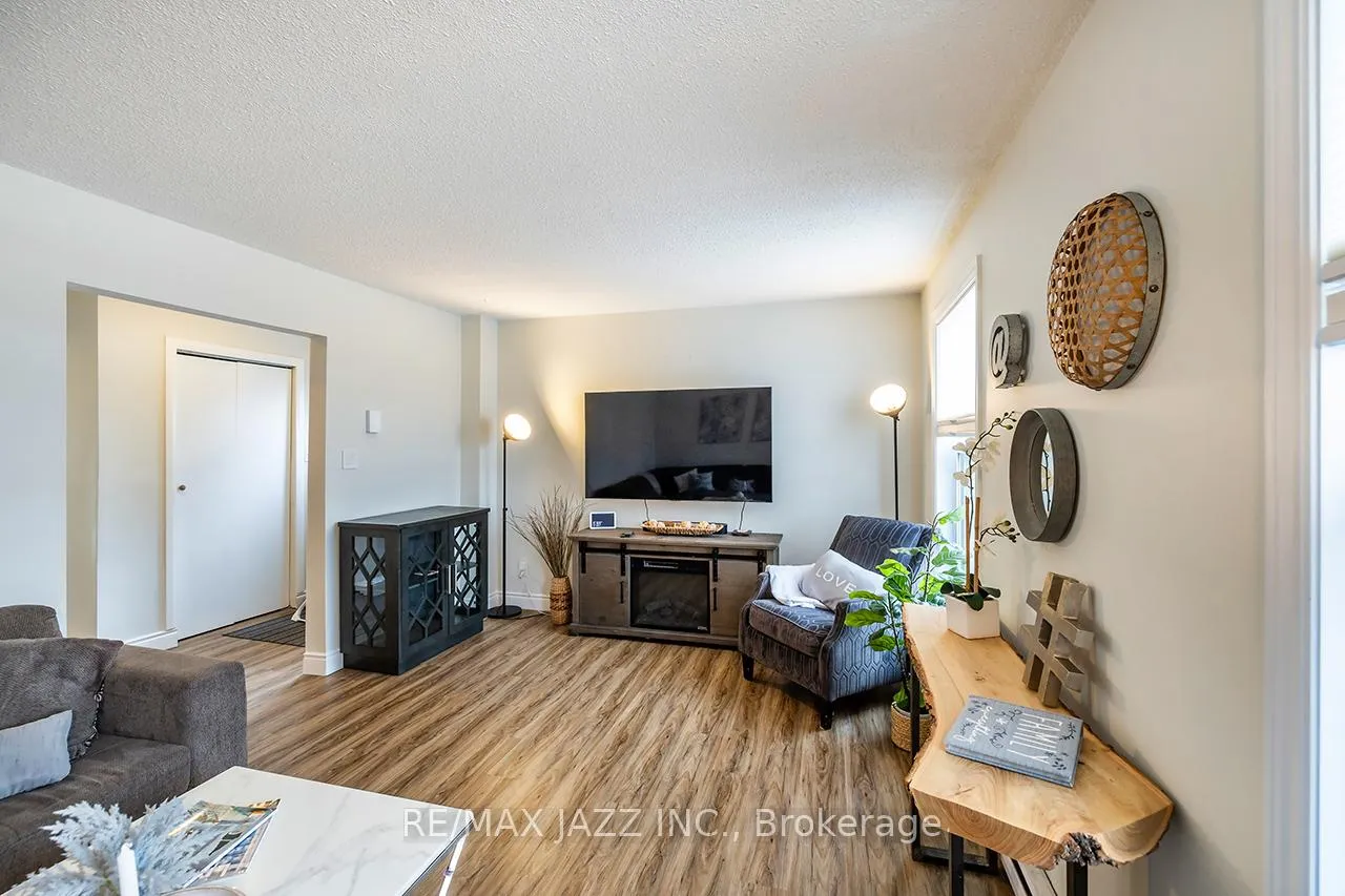 Photo 6 of 620 Dorchester Drive, Oshawa, Vanier — HOMEH