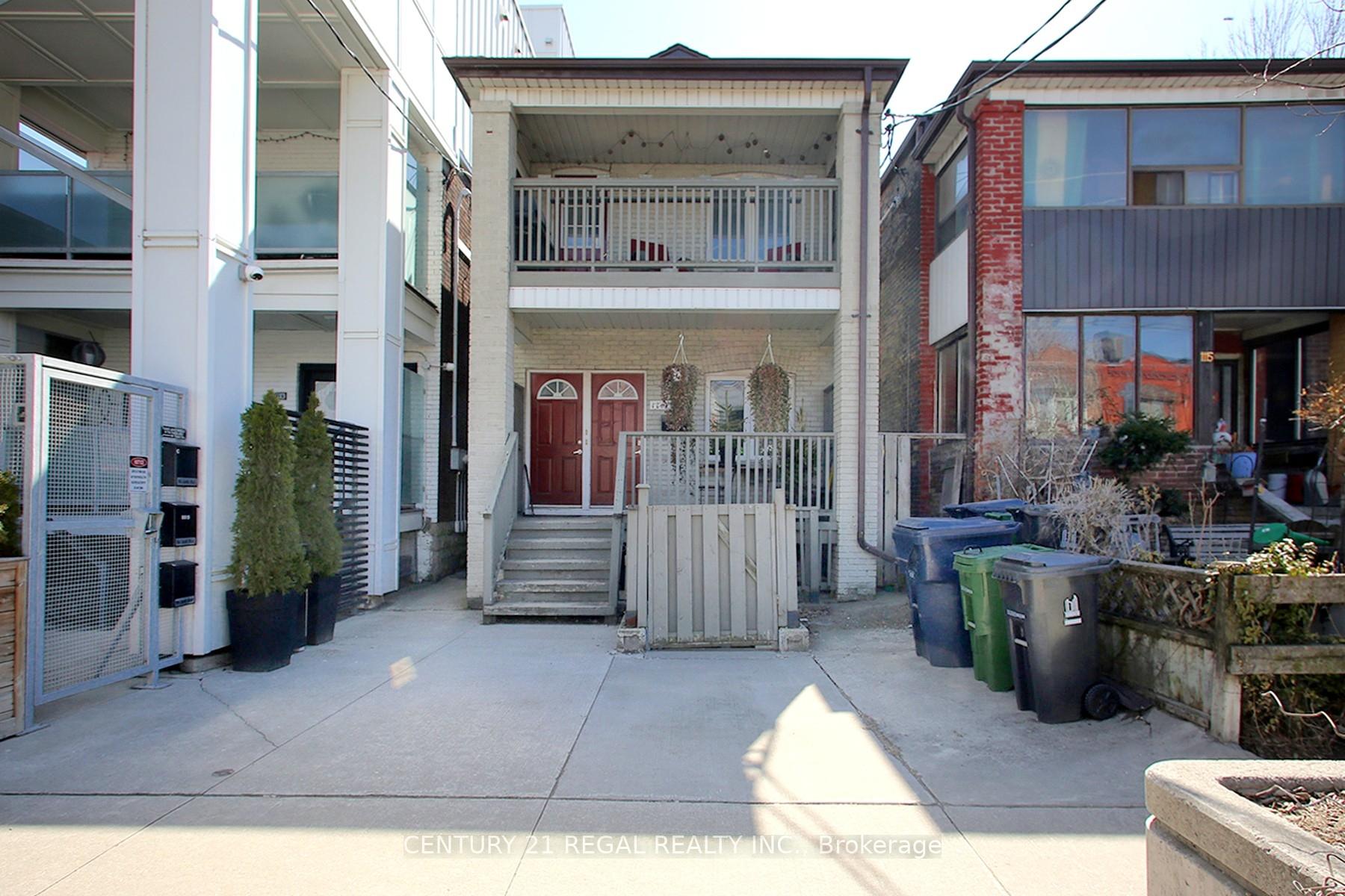 Front of Unit 2nd Floor, 1117 Queen Street E
