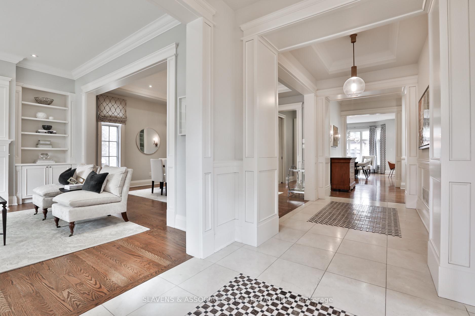 Photo 2 of 242 Hillhurst Boulevard, Toronto, Bedford Park-Nortown — HOMEH