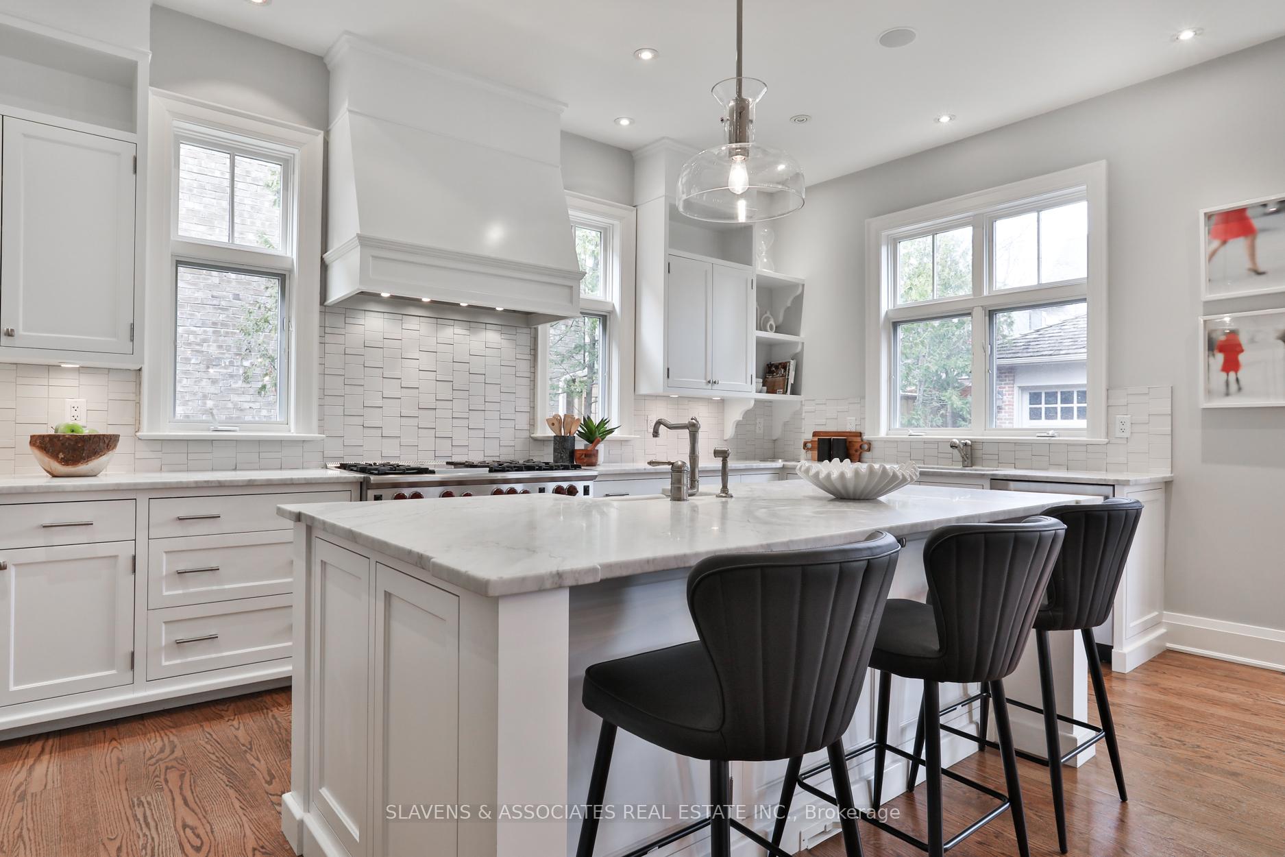 Photo 15 of 242 Hillhurst Boulevard, Toronto, Bedford Park-Nortown — HOMEH