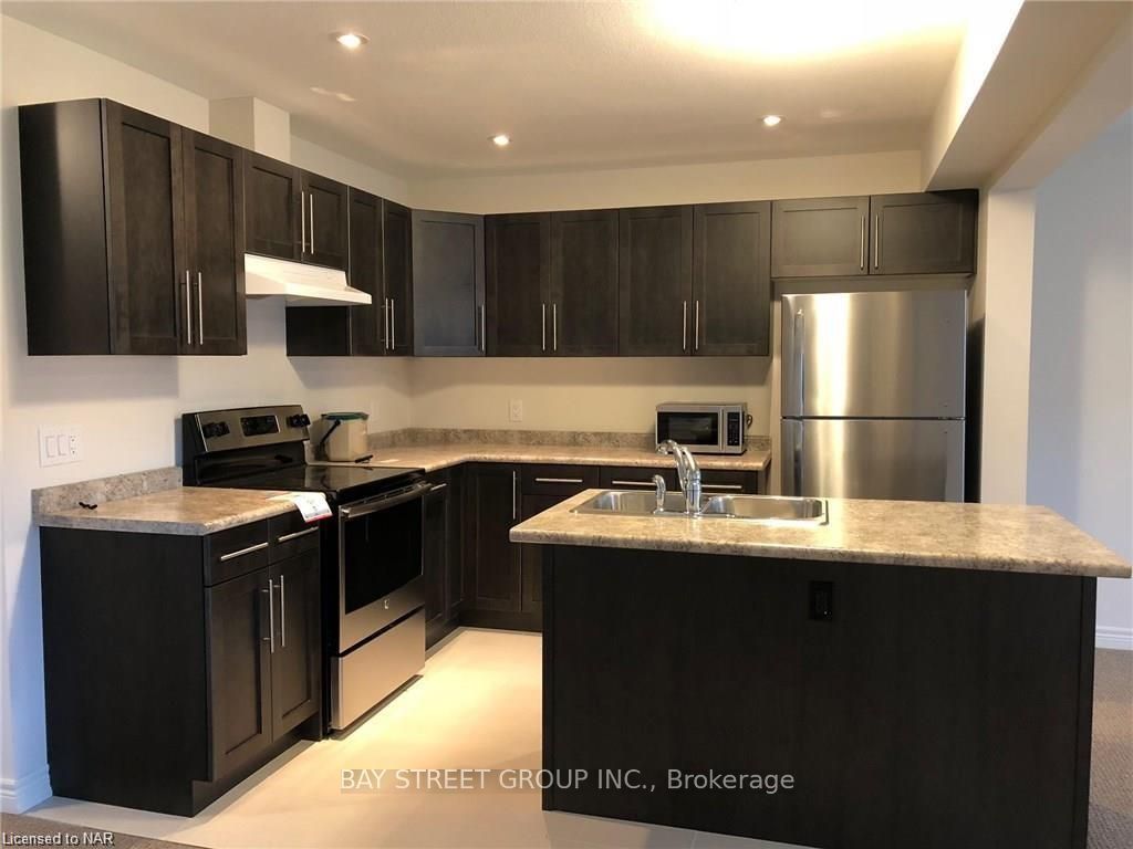 Photo 2 of 20 Elderberry Road, Thorold, Confederation Heights — HOMEH