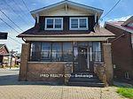 Front of Unit Upper 3, 719 Coxwell Avenue