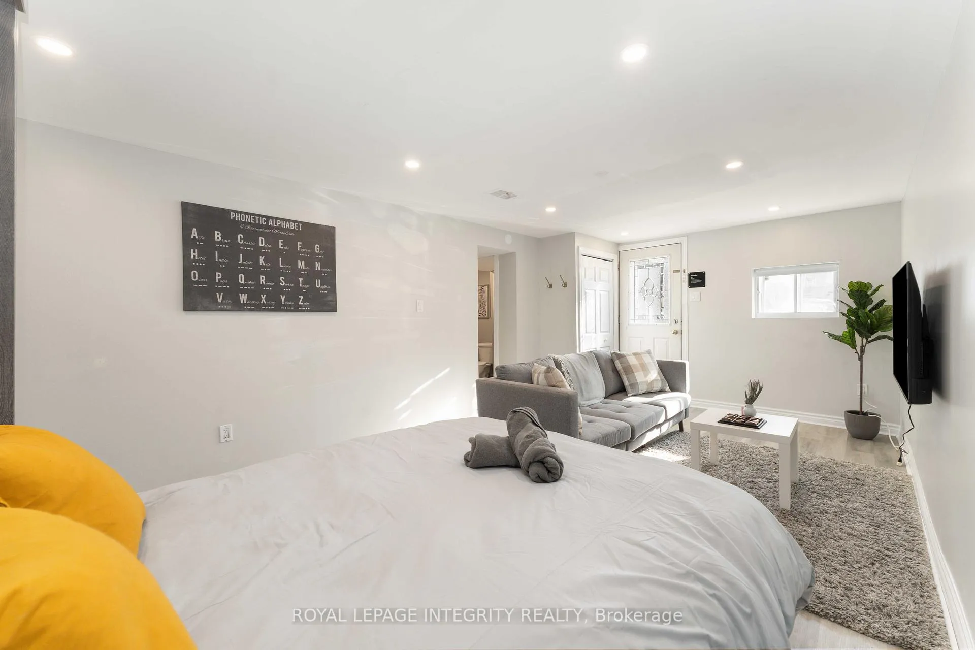 Photo 6 of 707 Morin Street, Ottawa, Overbrook/Castle Heights — HOMEH