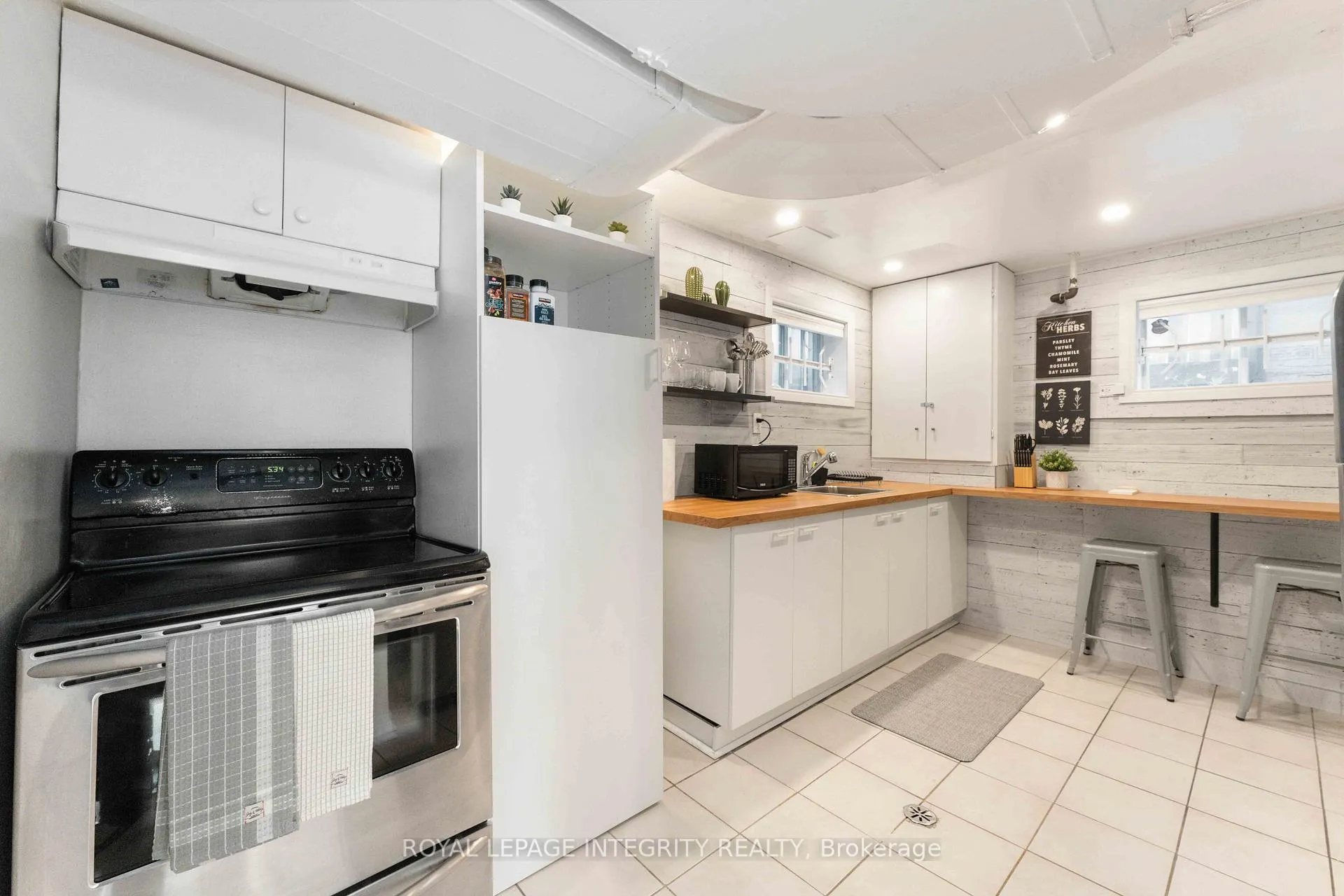 Photo 9 of 707 Morin Street, Ottawa, Overbrook/Castle Heights — HOMEH