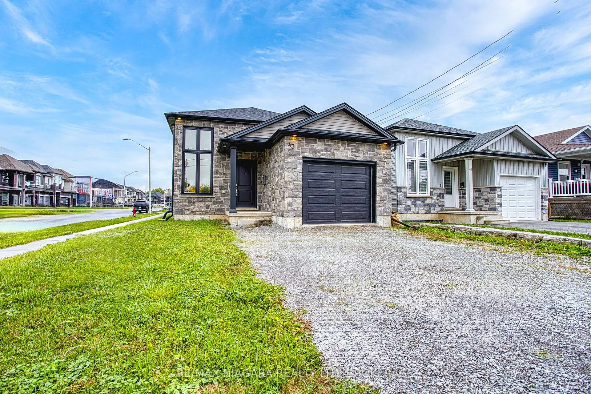 Photo 1 of 43 Sauer Avenue, Welland, Lincoln/Crowland — HOMEH