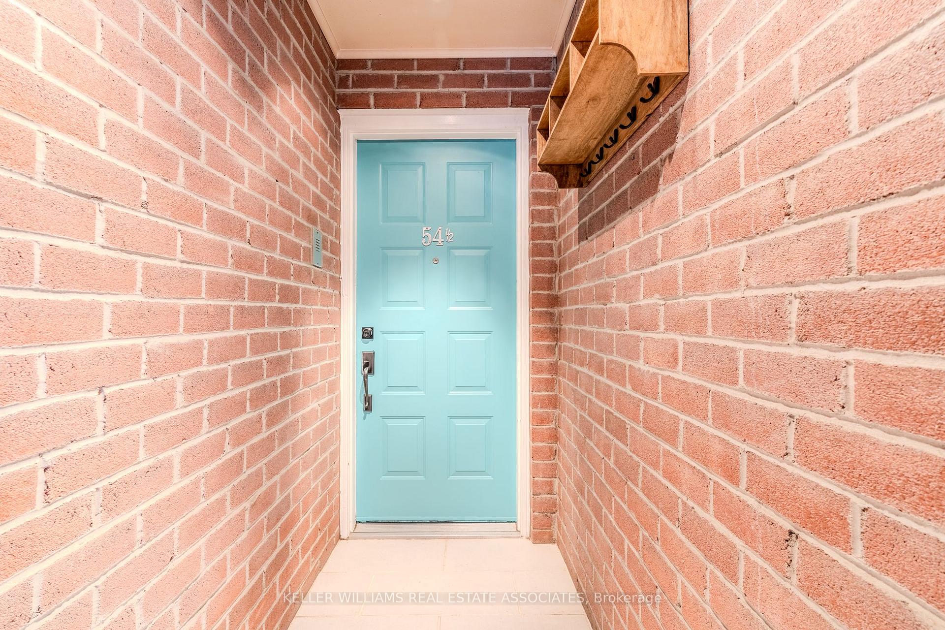 Photo 10 of 54 1/2 McGill Street, Toronto, Church-Yonge Corridor — HOMEH