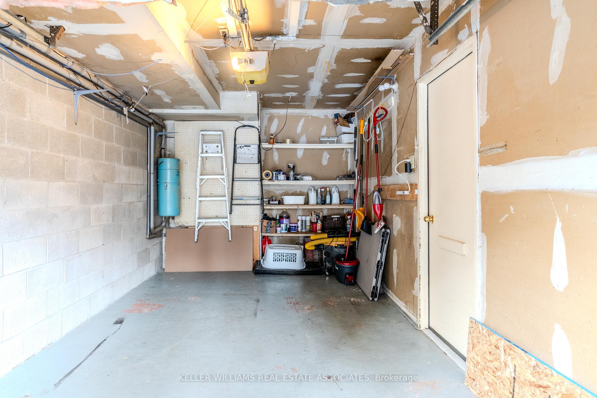 Photo 21 of 54 1/2 McGill Street, Toronto, Church-Yonge Corridor — HOMEH