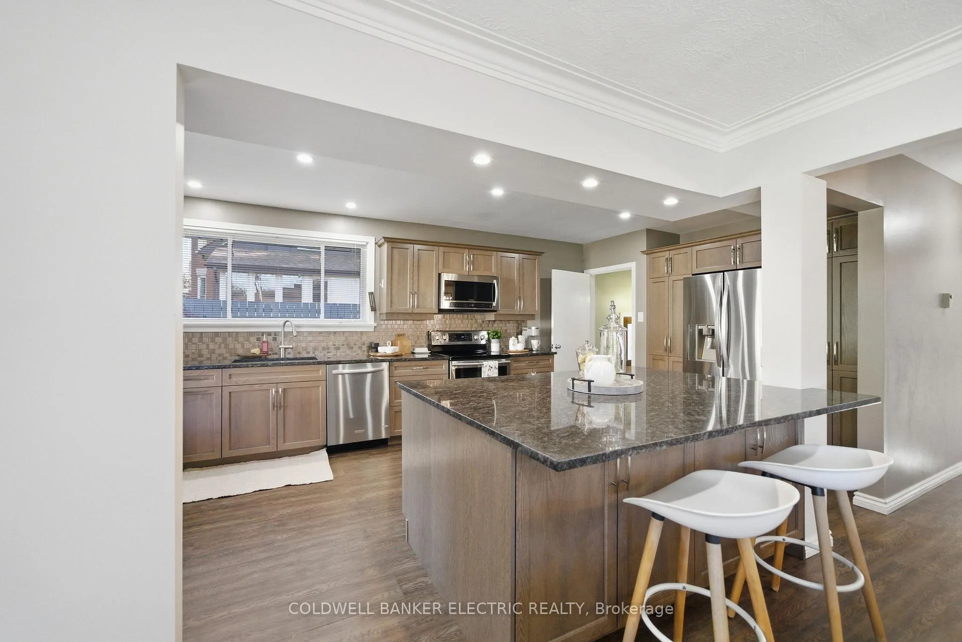 Photo 11 of 193 Benson Avenue, Peterborough, Northcrest Ward 5 — HOMEH