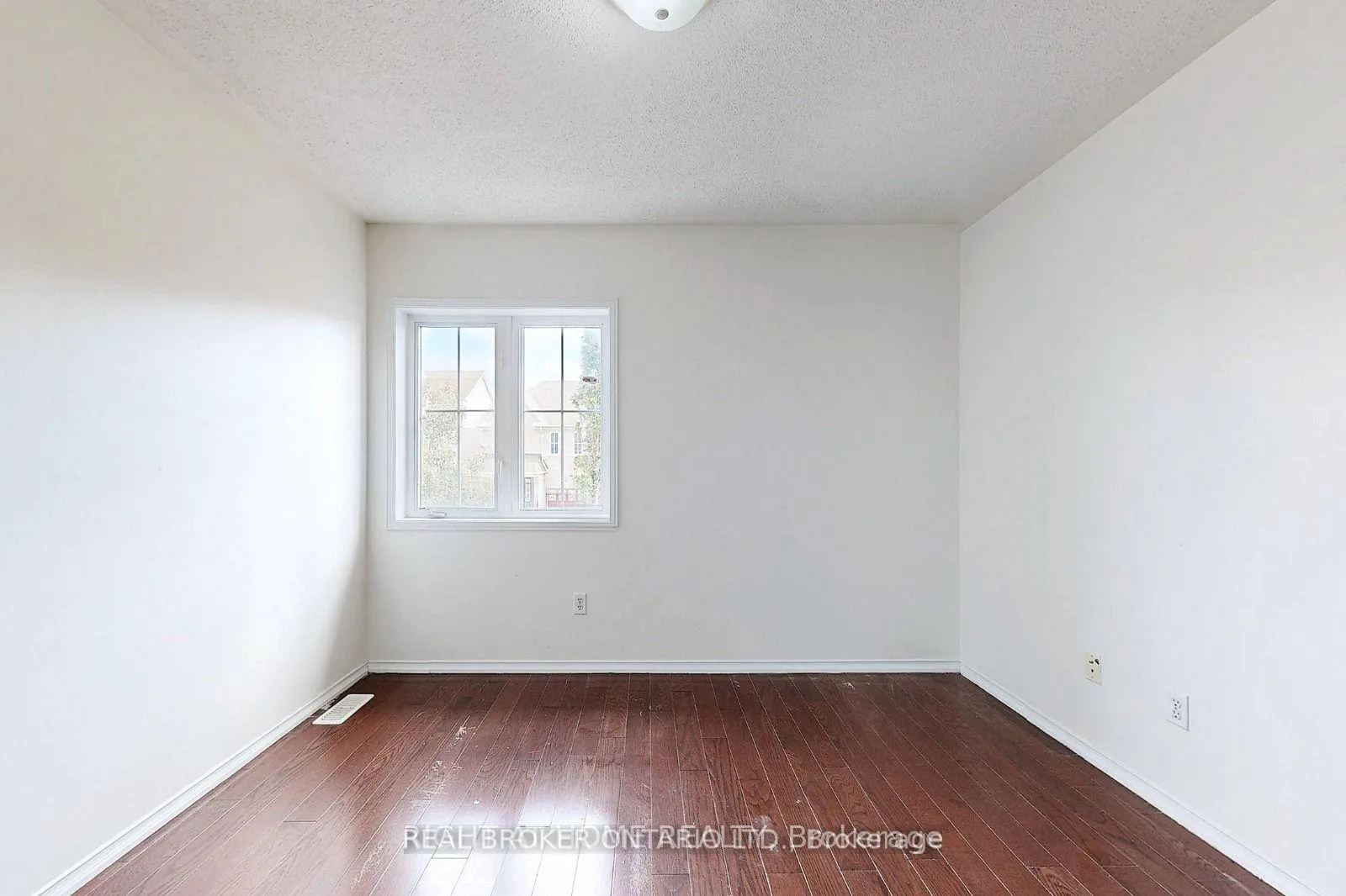 Photo 5 of 77 Carpendale Crescent, Ajax, Northeast Ajax — HOMEH
