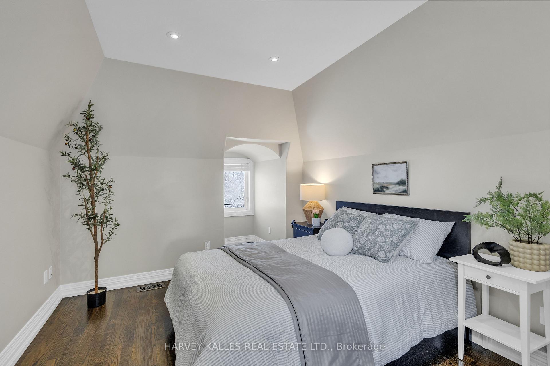 Photo 30 of 597 Woburn Avenue, Toronto, Bedford Park-Nortown — HOMEH