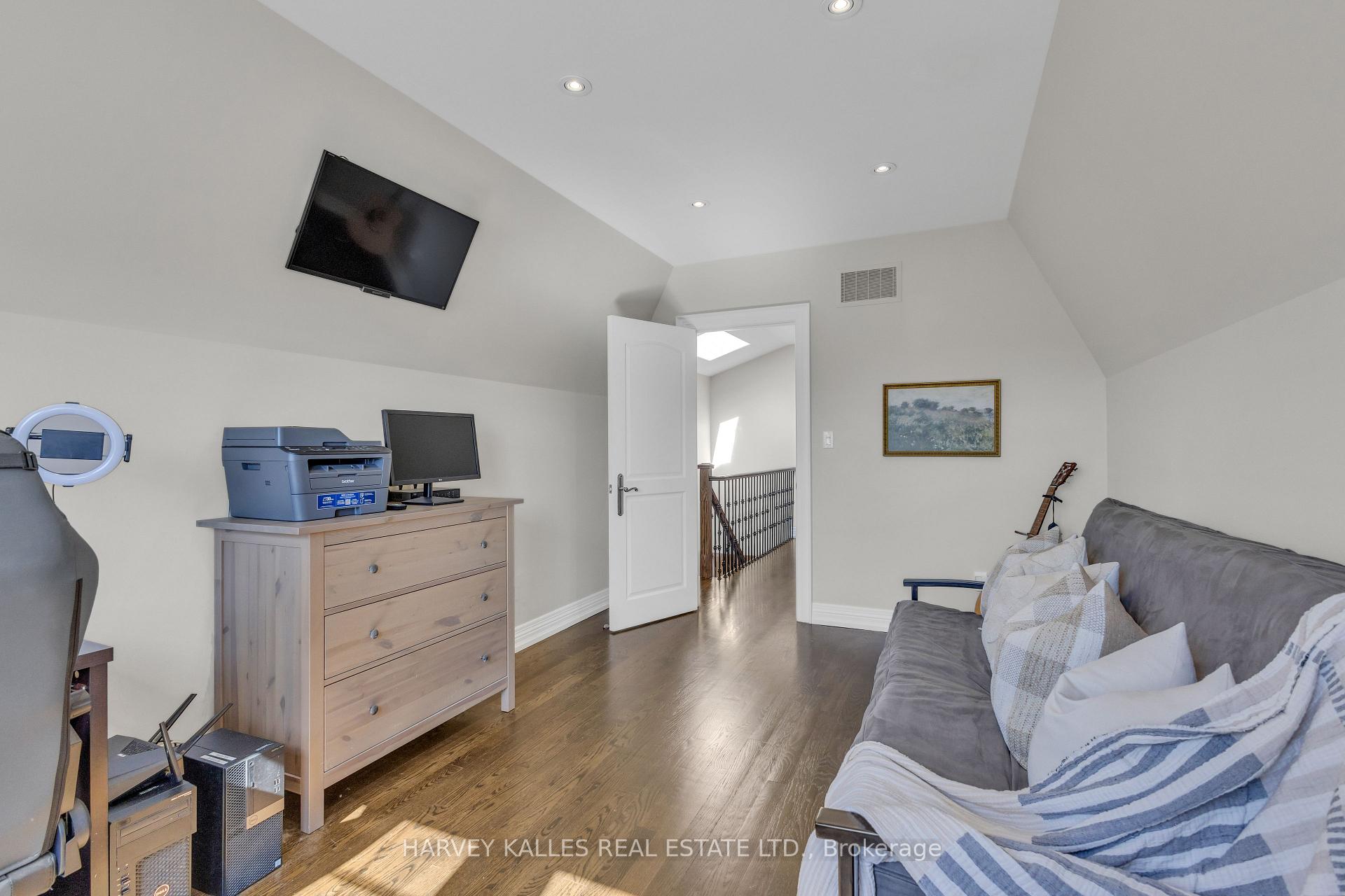 Photo 35 of 597 Woburn Avenue, Toronto, Bedford Park-Nortown — HOMEH
