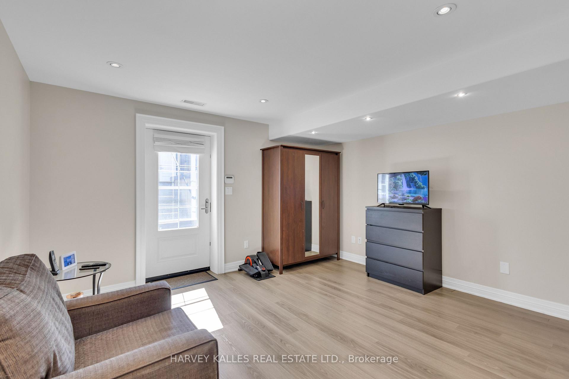 Photo 41 of 597 Woburn Avenue, Toronto, Bedford Park-Nortown — HOMEH
