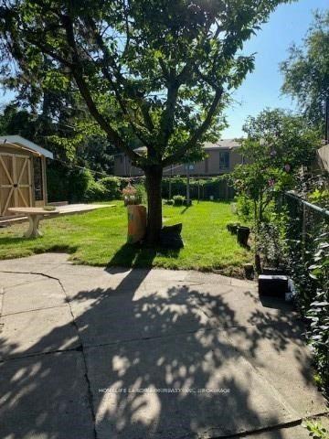 Front of Unit Lower, 11 Hillside Drive