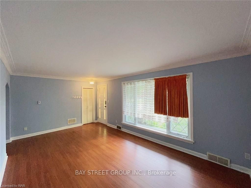 Photo 3 of Unit upper, 22 Stewart Avenue, Thorold, Thorold Downtown — HOMEH