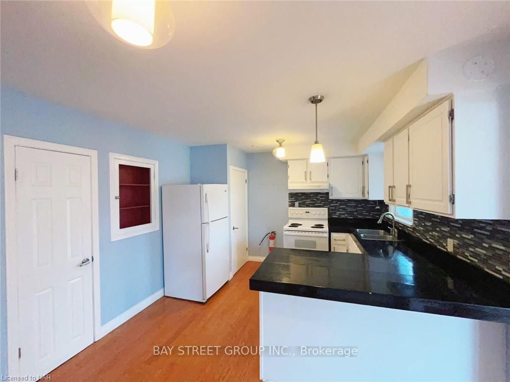 Photo 5 of Unit upper, 22 Stewart Avenue, Thorold, Thorold Downtown — HOMEH