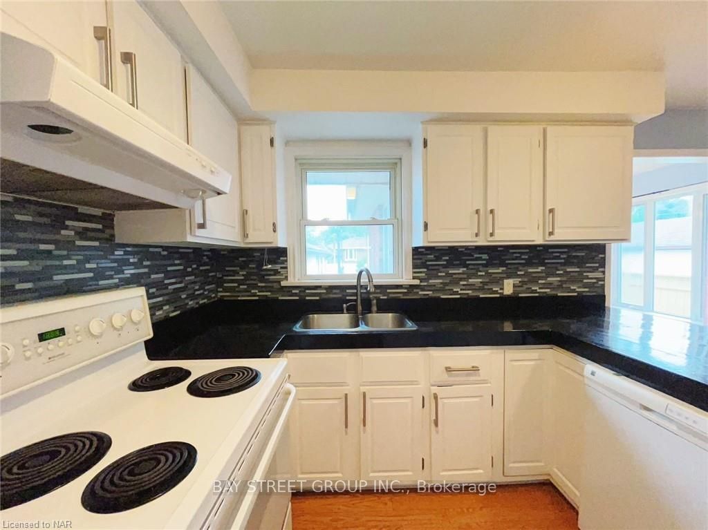 Photo 6 of Unit upper, 22 Stewart Avenue, Thorold, Thorold Downtown — HOMEH