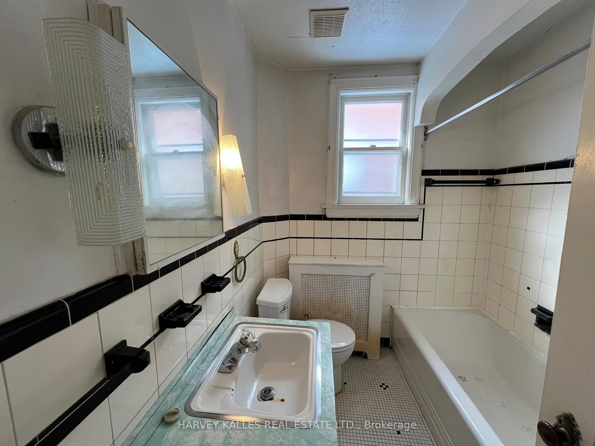 Photo 18 of 76 Shelborne Avenue, Toronto, Bedford Park-Nortown — HOMEH