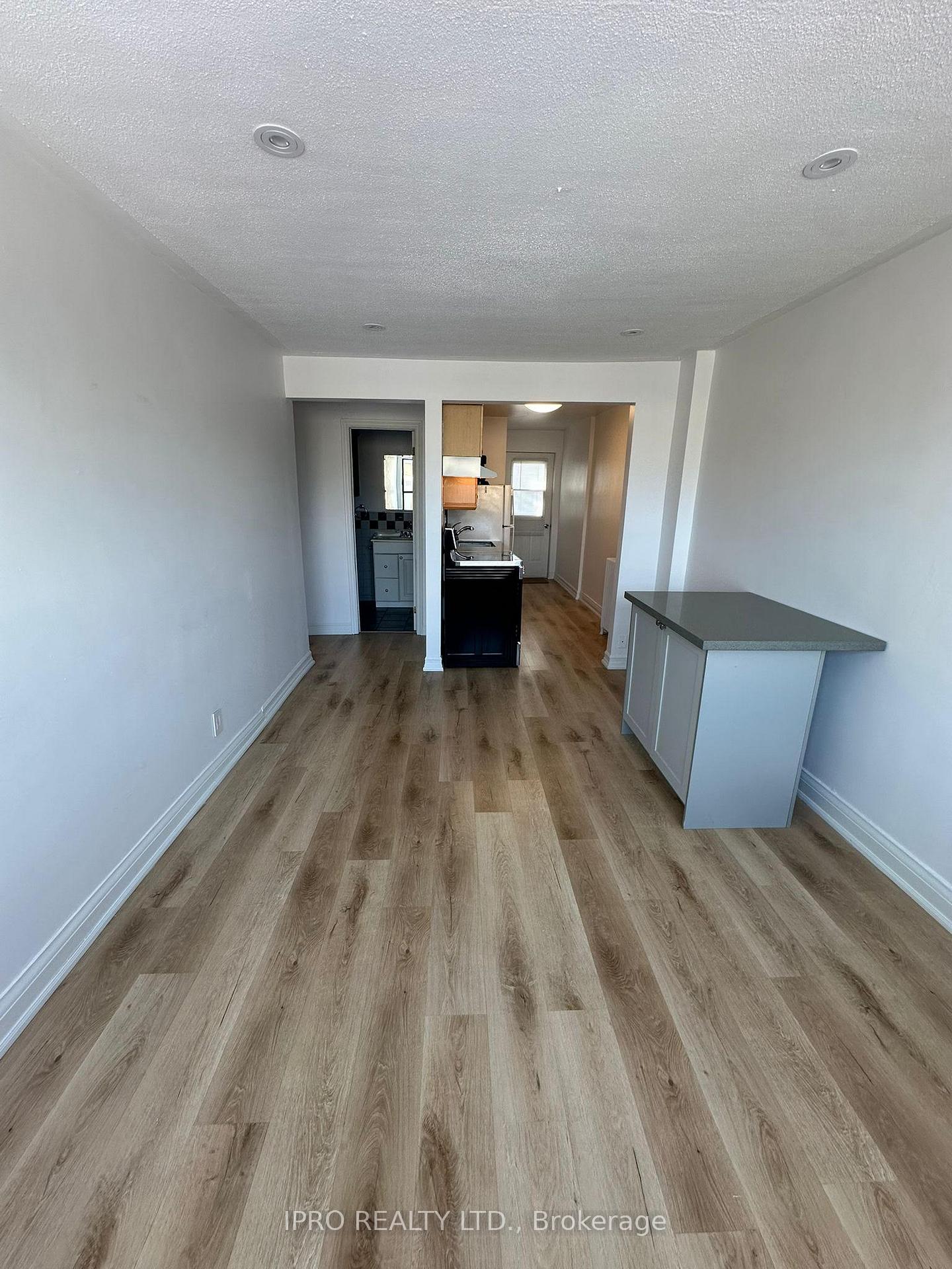 Photo 2 of Unit Unit 1, 1018 Coxwell Avenue, Toronto, East York — HOMEH