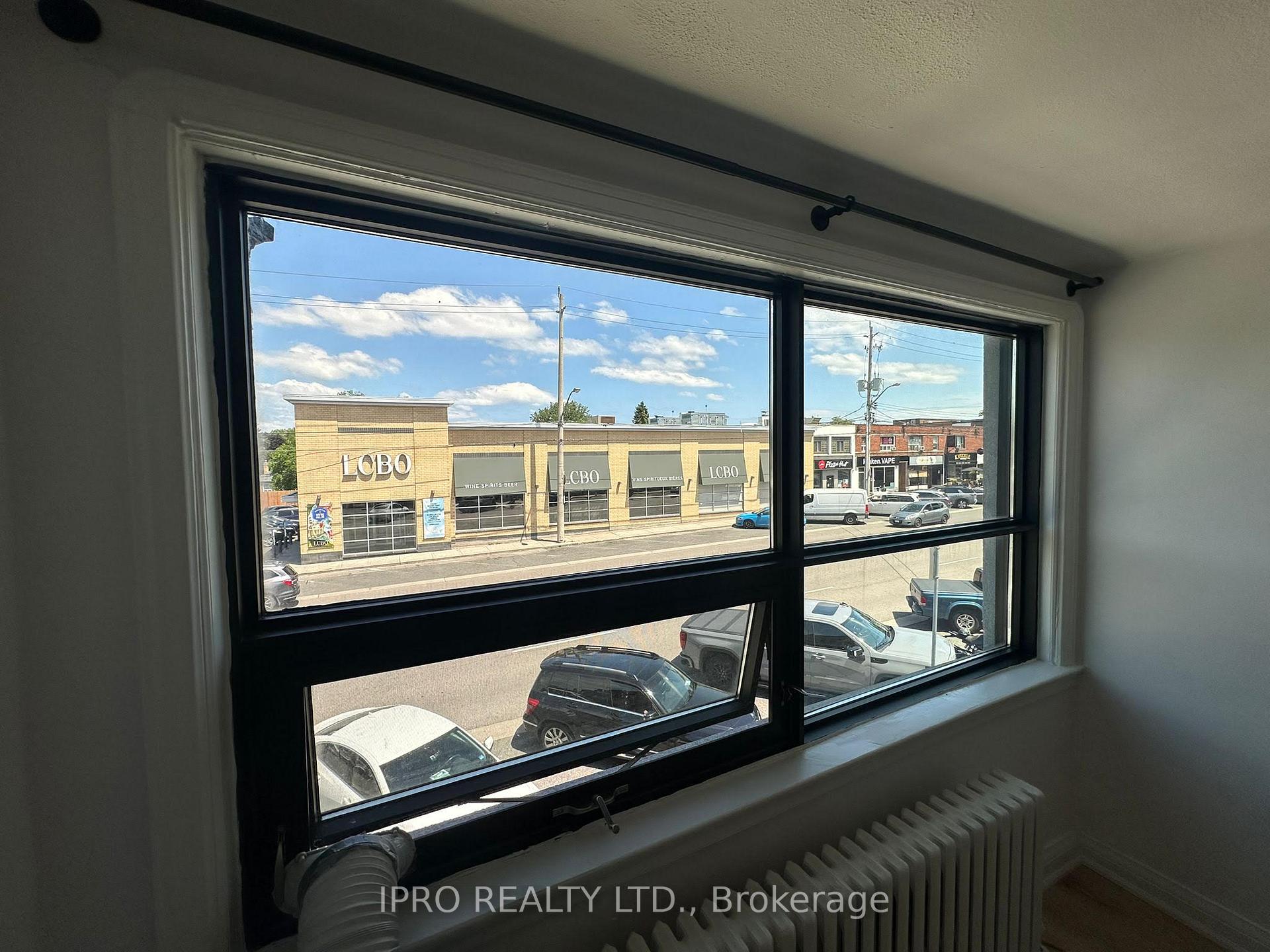 Photo 3 of Unit Unit 1, 1018 Coxwell Avenue, Toronto, East York — HOMEH